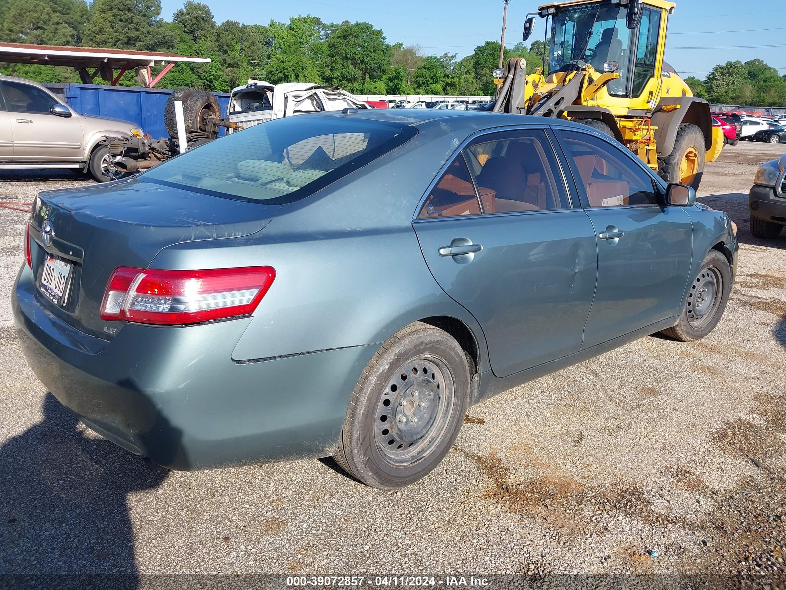 Photo 3 VIN: 4T1BF3EKXBU618632 - TOYOTA CAMRY 