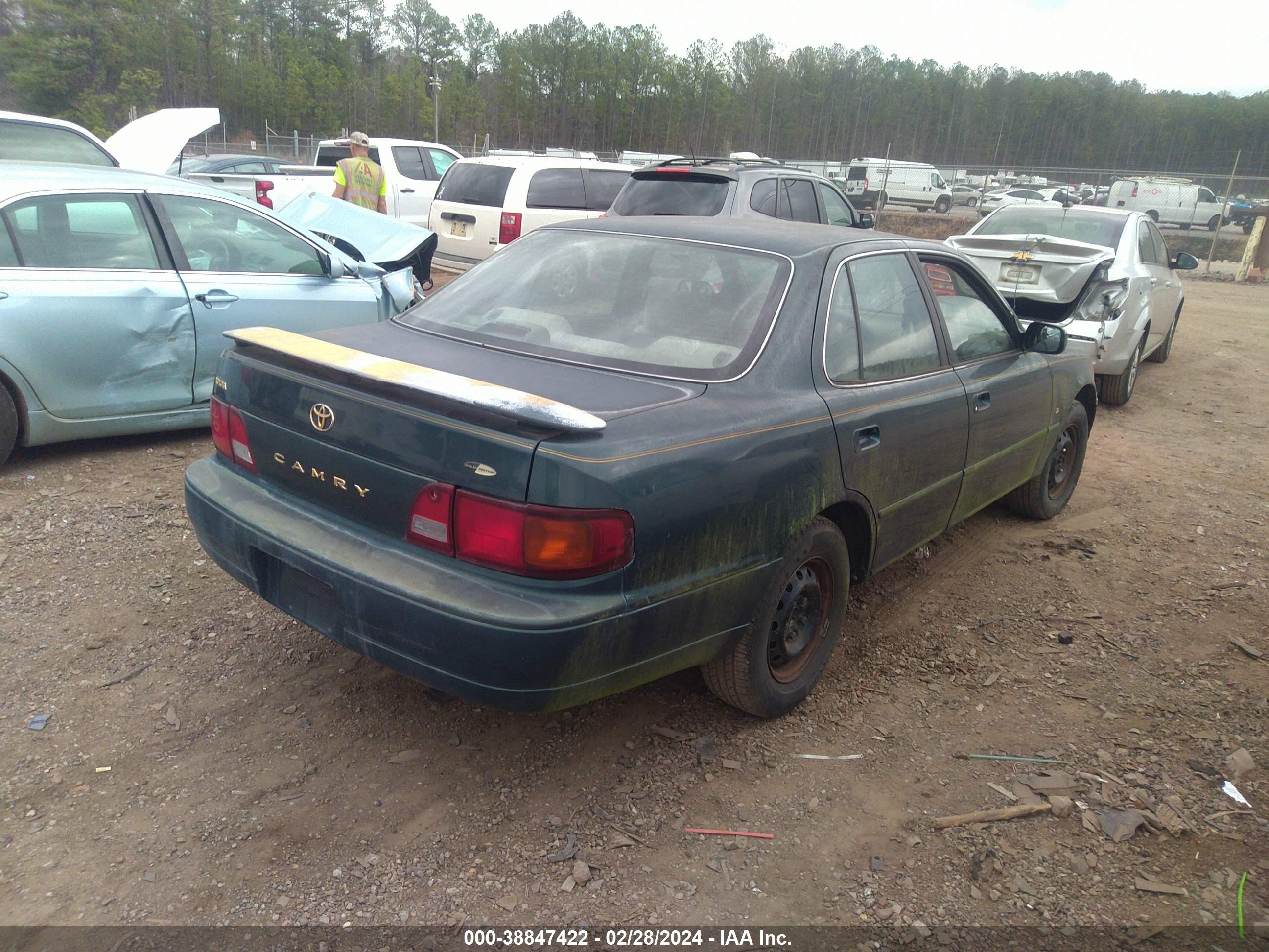 Photo 3 VIN: 4T1BG12K1TU764781 - TOYOTA CAMRY 