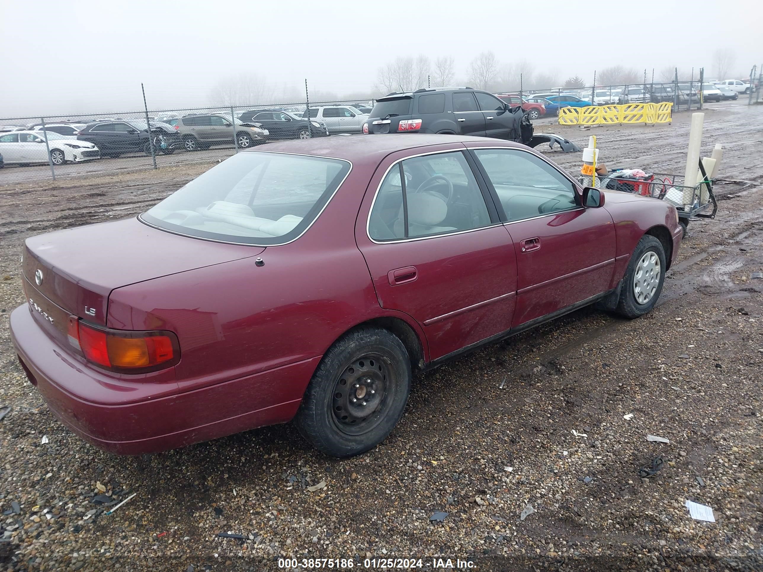 Photo 3 VIN: 4T1BG12K6TU798103 - TOYOTA CAMRY 