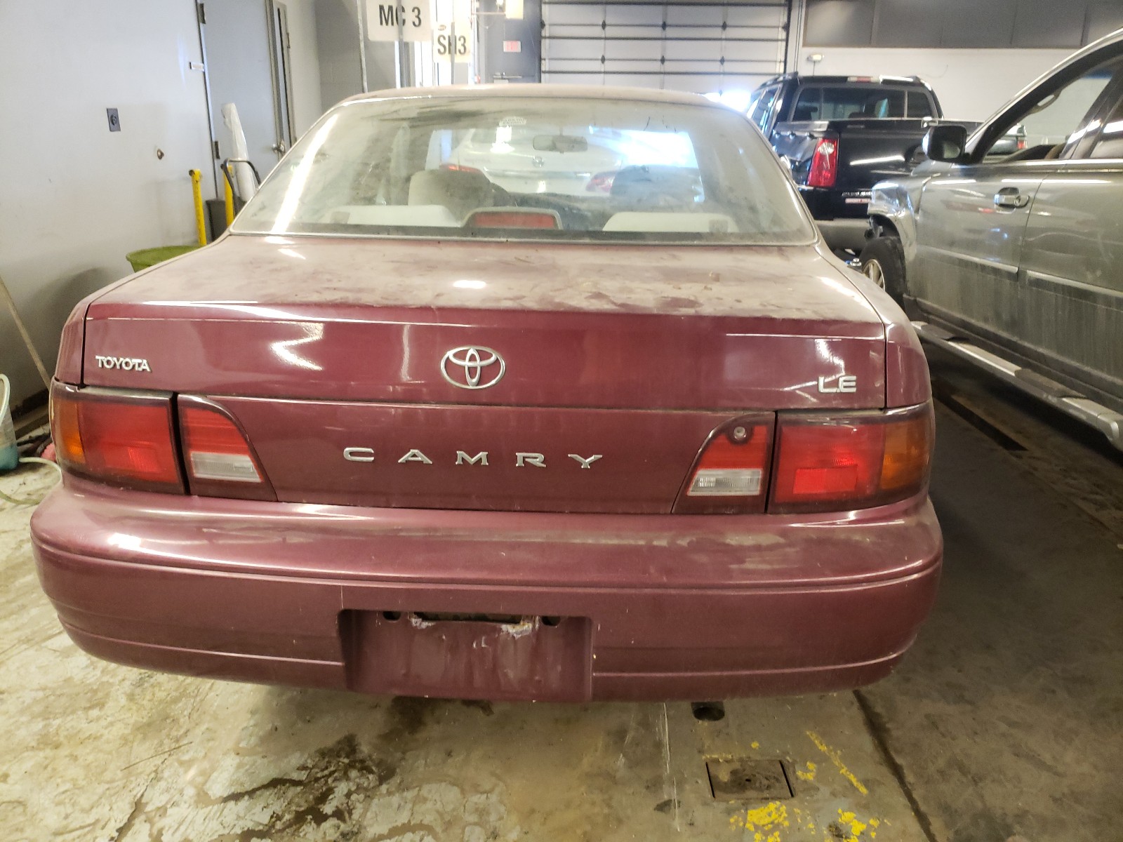 Photo 8 VIN: 4T1BG12K7TU683042 - TOYOTA CAMRY DX 