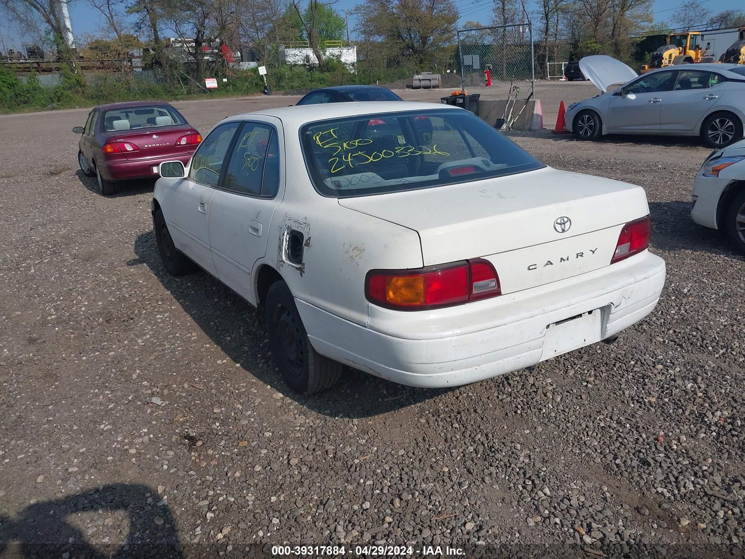 Photo 2 VIN: 4T1BG12K8TU752093 - TOYOTA CAMRY 