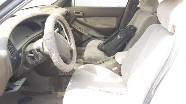 Photo 10 VIN: 4T1BG12K9TU665691 - TOYOTA CAMRY 