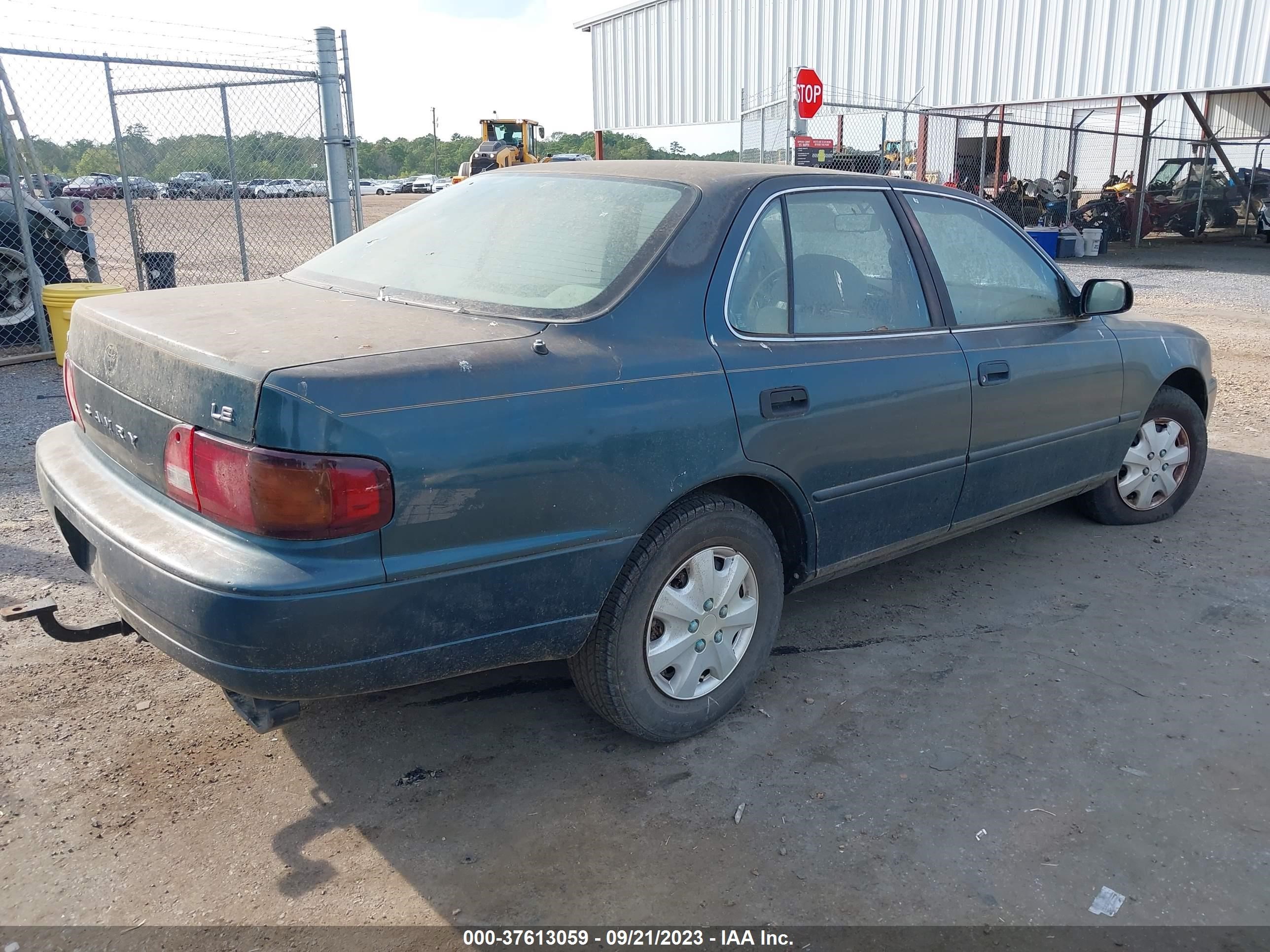 Photo 3 VIN: 4T1BG12KXTU917836 - TOYOTA CAMRY 