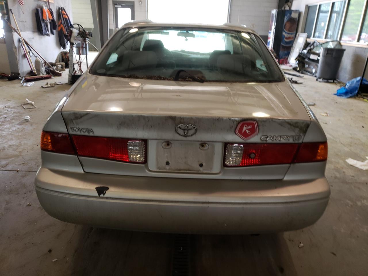 Photo 5 VIN: 4T1BG22K01U080355 - TOYOTA CAMRY 