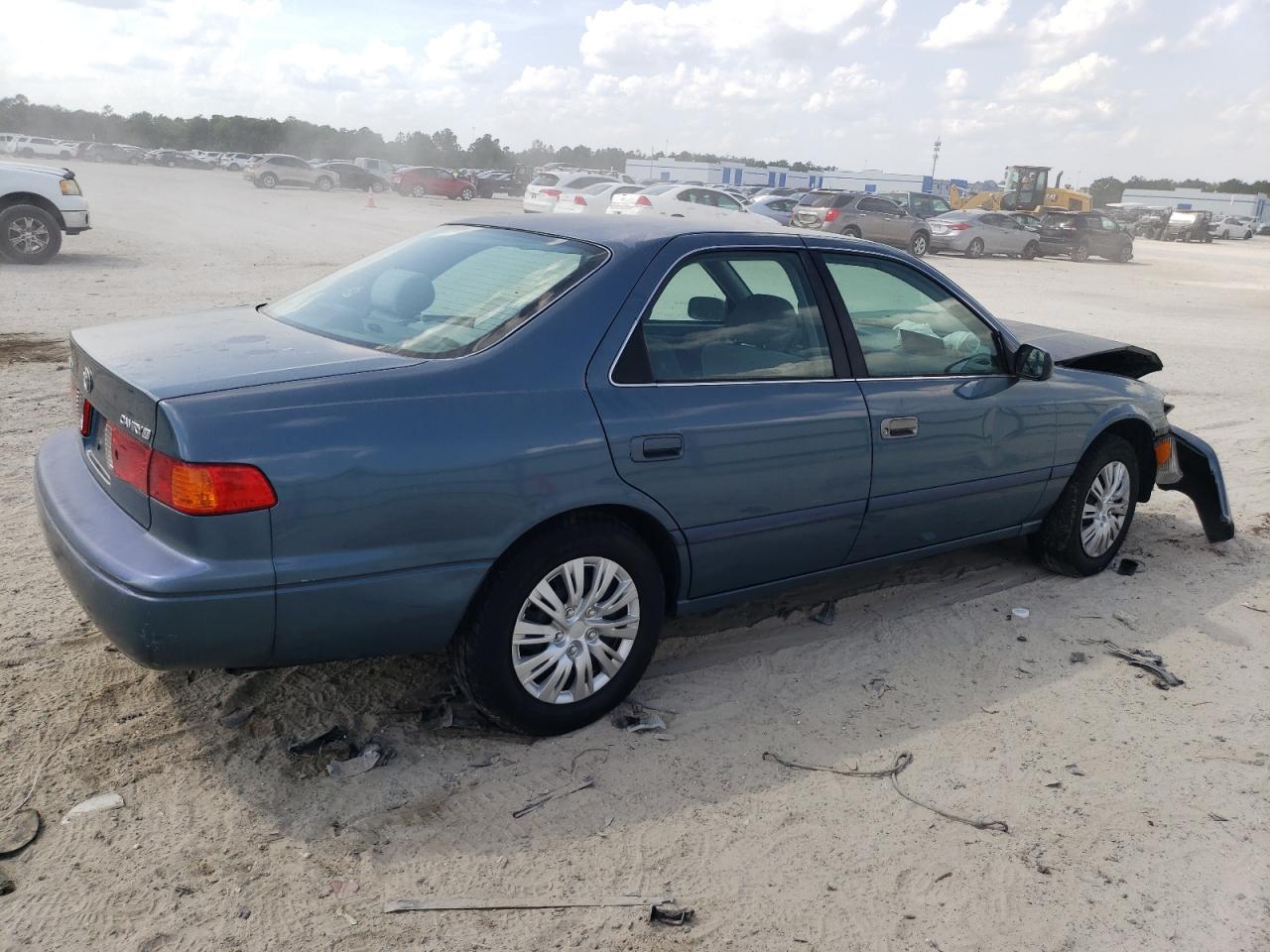 Photo 2 VIN: 4T1BG22K01U824410 - TOYOTA CAMRY 