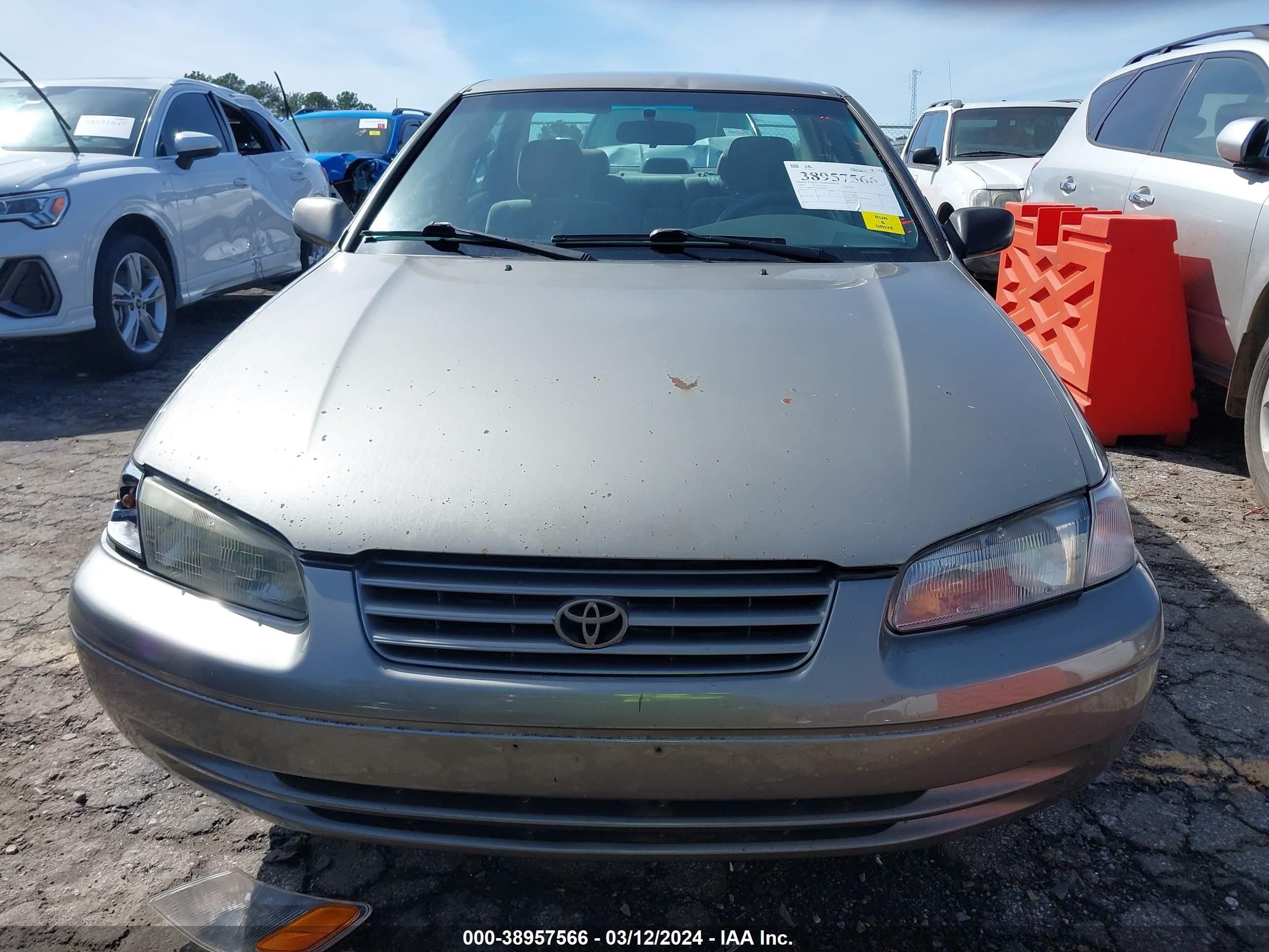 Photo 11 VIN: 4T1BG22K0WU289439 - TOYOTA CAMRY 