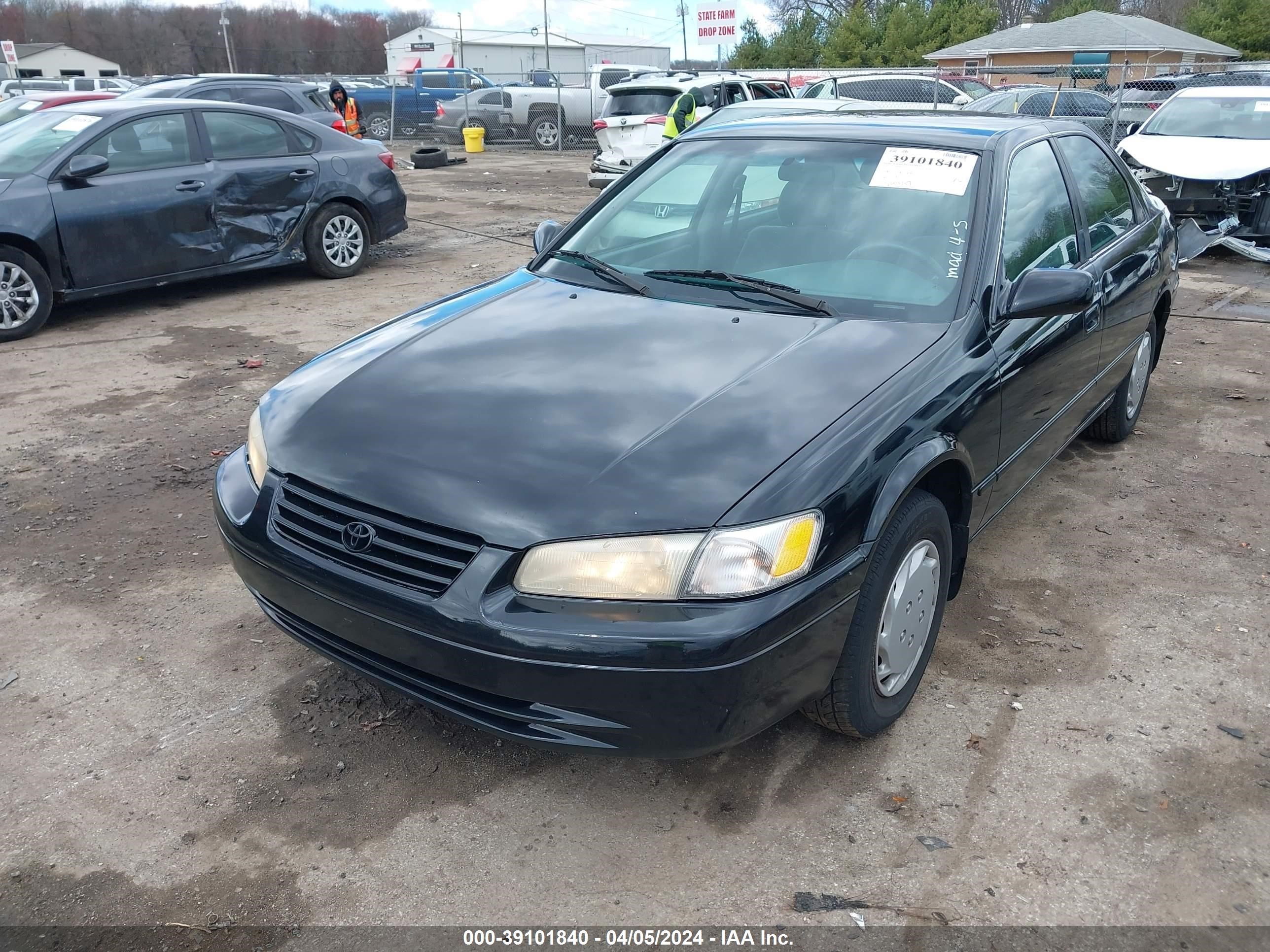 Photo 1 VIN: 4T1BG22K0WU293555 - TOYOTA CAMRY 