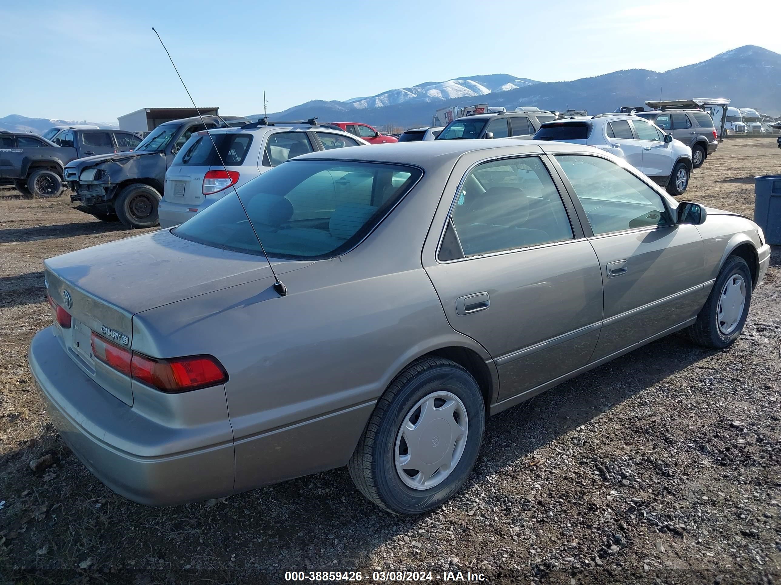 Photo 3 VIN: 4T1BG22K0WU370747 - TOYOTA CAMRY 