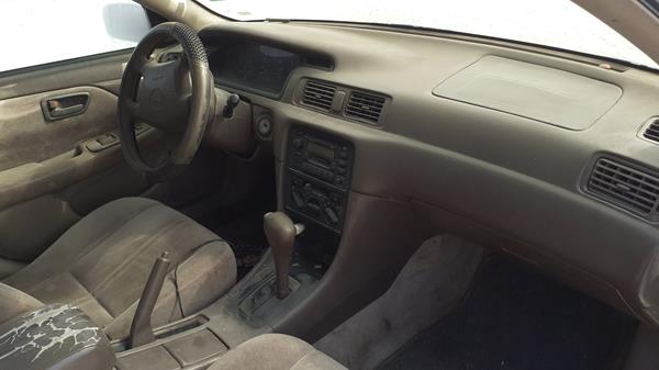 Photo 18 VIN: 4T1BG22K0XU455010 - TOYOTA CAMRY 