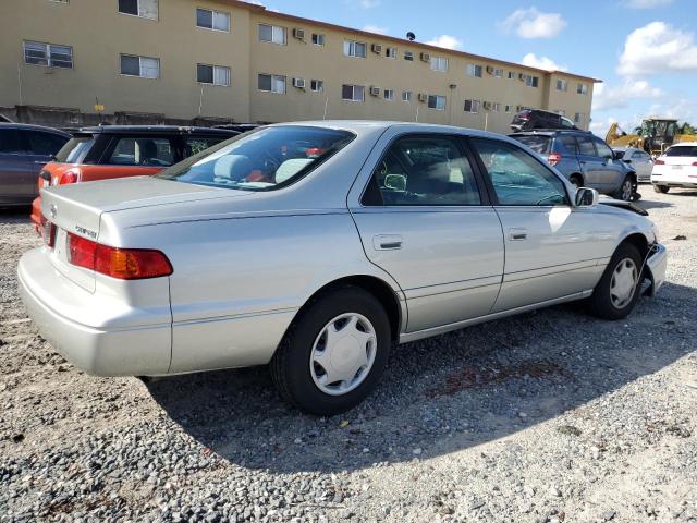 Photo 2 VIN: 4T1BG22K0YU011126 - TOYOTA CAMRY 