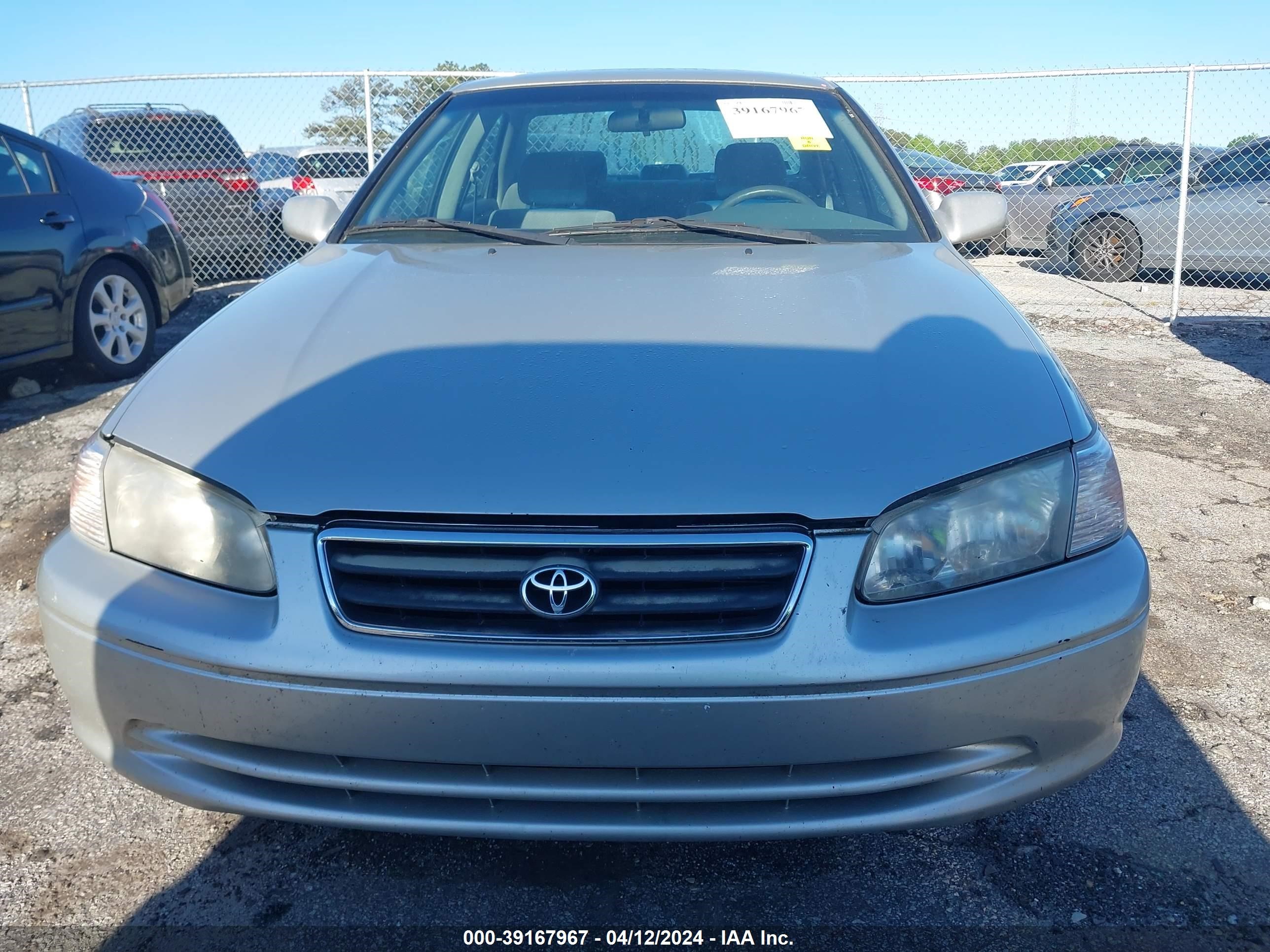 Photo 11 VIN: 4T1BG22K0YU710949 - TOYOTA CAMRY 