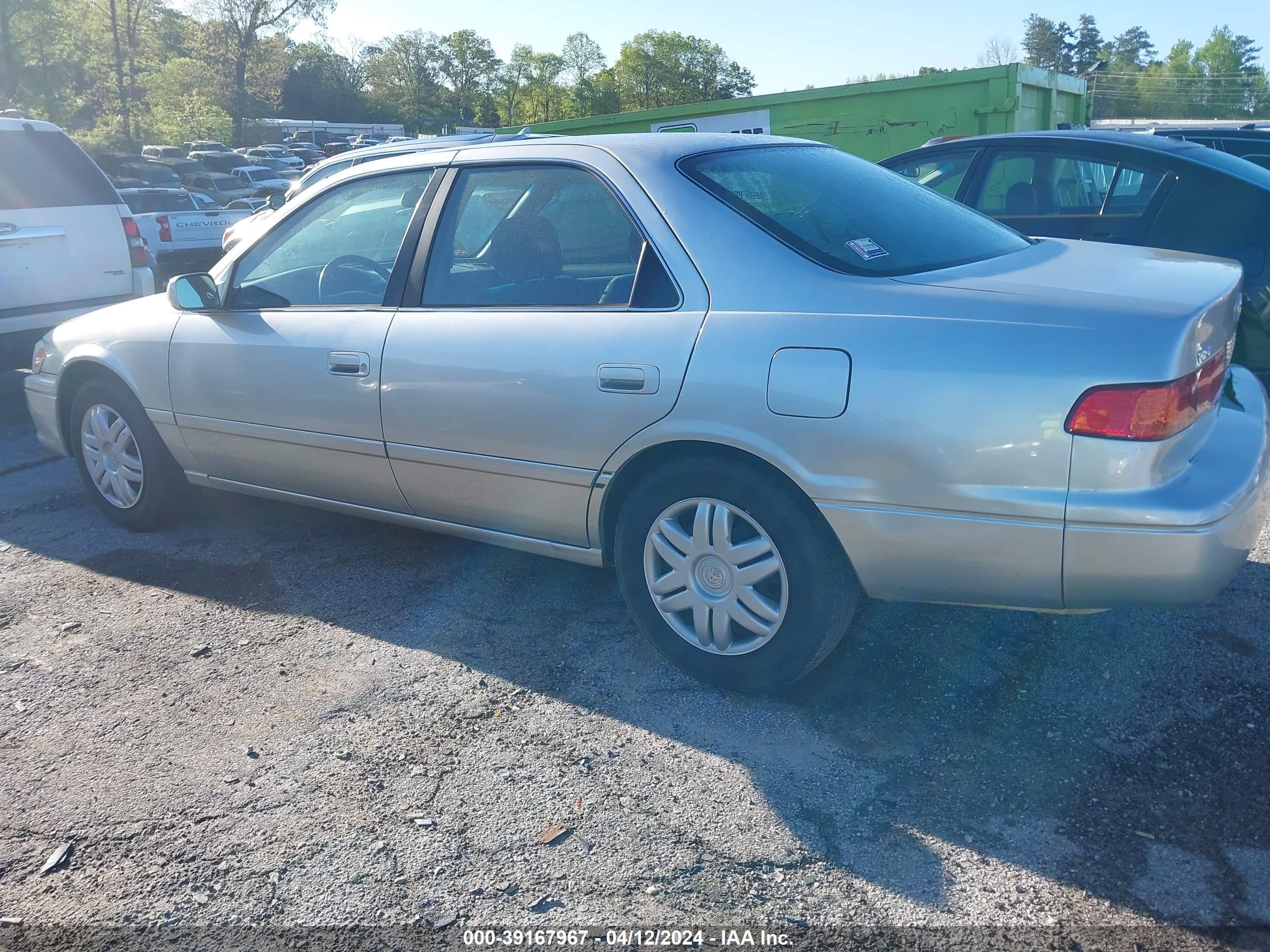 Photo 13 VIN: 4T1BG22K0YU710949 - TOYOTA CAMRY 