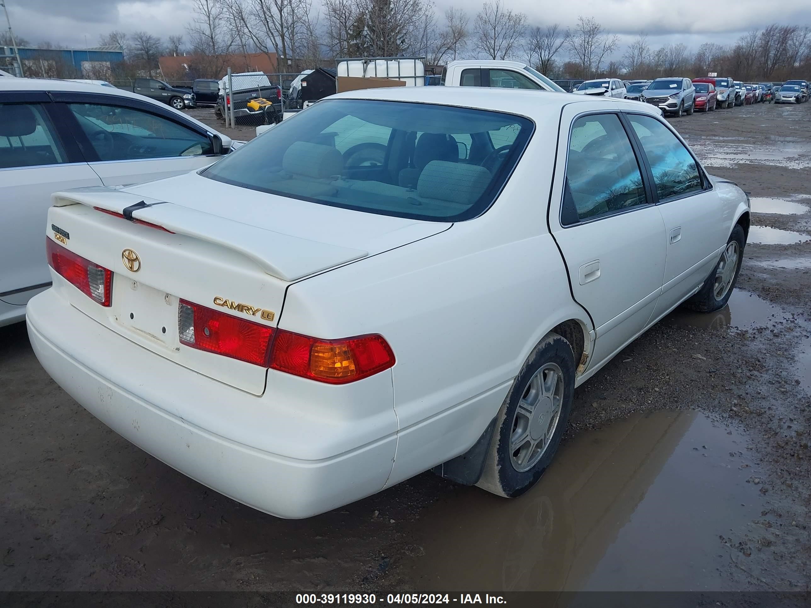 Photo 3 VIN: 4T1BG22K0YU748116 - TOYOTA CAMRY 