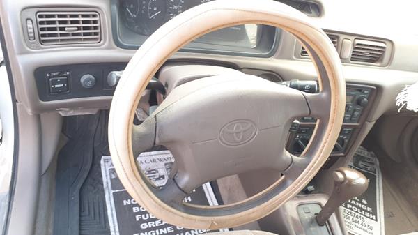 Photo 11 VIN: 4T1BG22K0YU761352 - TOYOTA CAMRY 