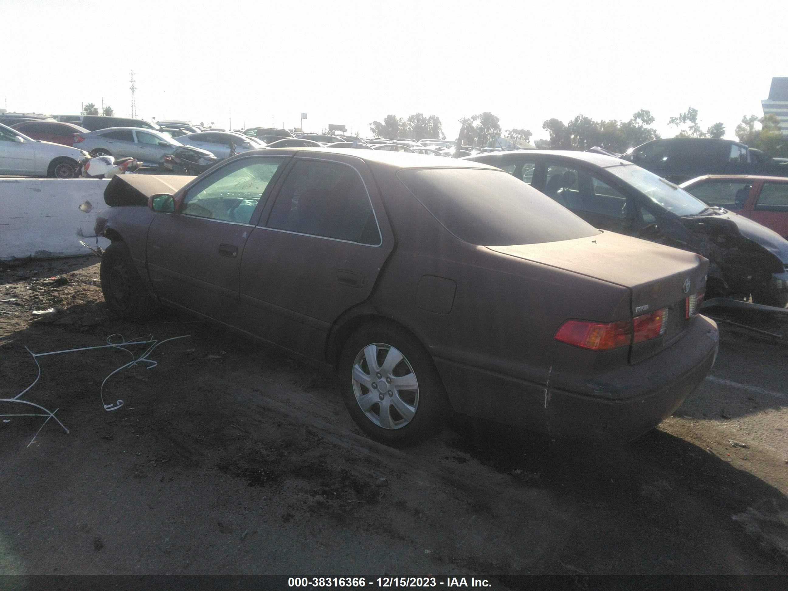 Photo 2 VIN: 4T1BG22K11U025445 - TOYOTA CAMRY 