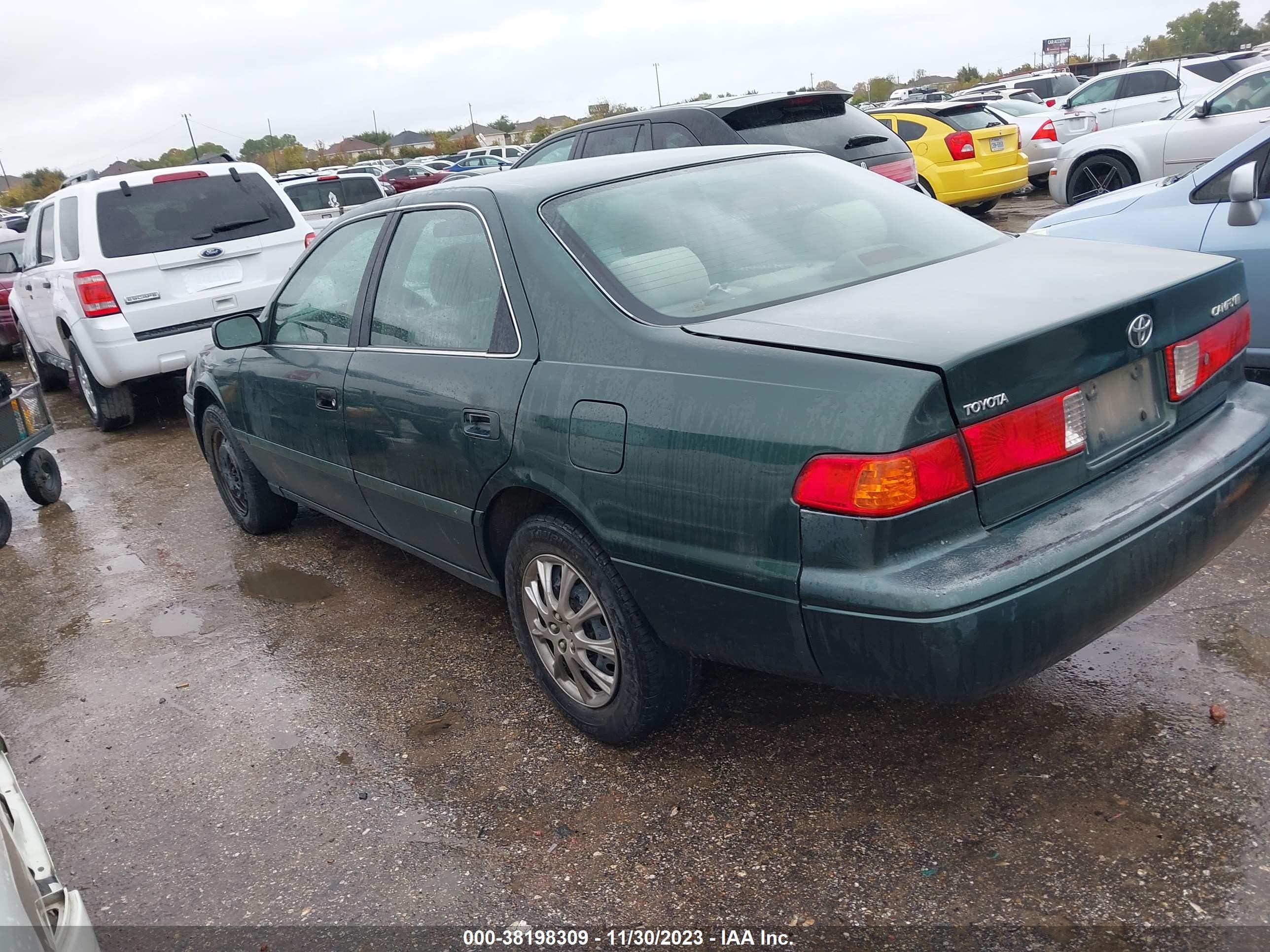 Photo 2 VIN: 4T1BG22K11U077125 - TOYOTA CAMRY 