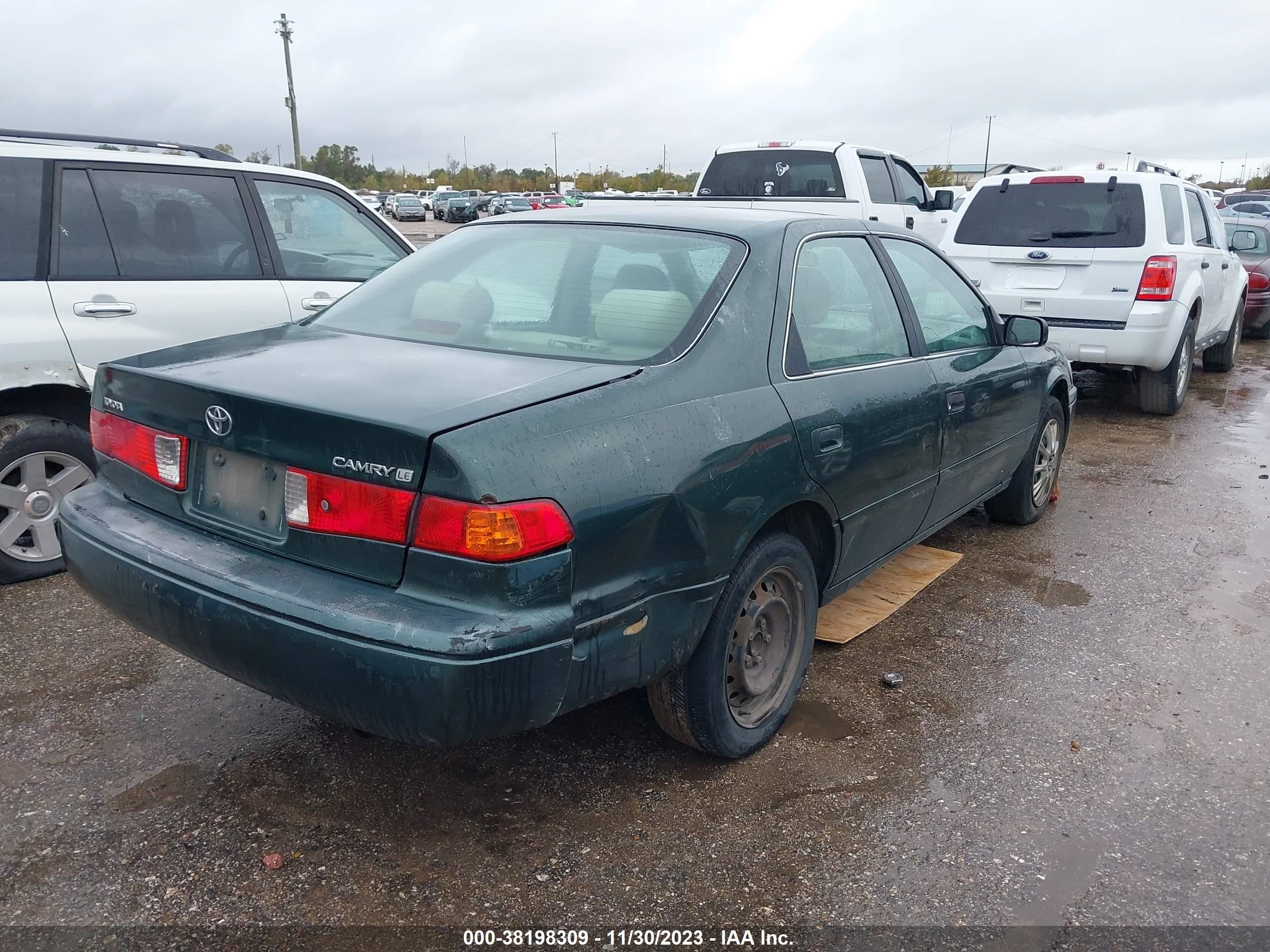 Photo 3 VIN: 4T1BG22K11U077125 - TOYOTA CAMRY 