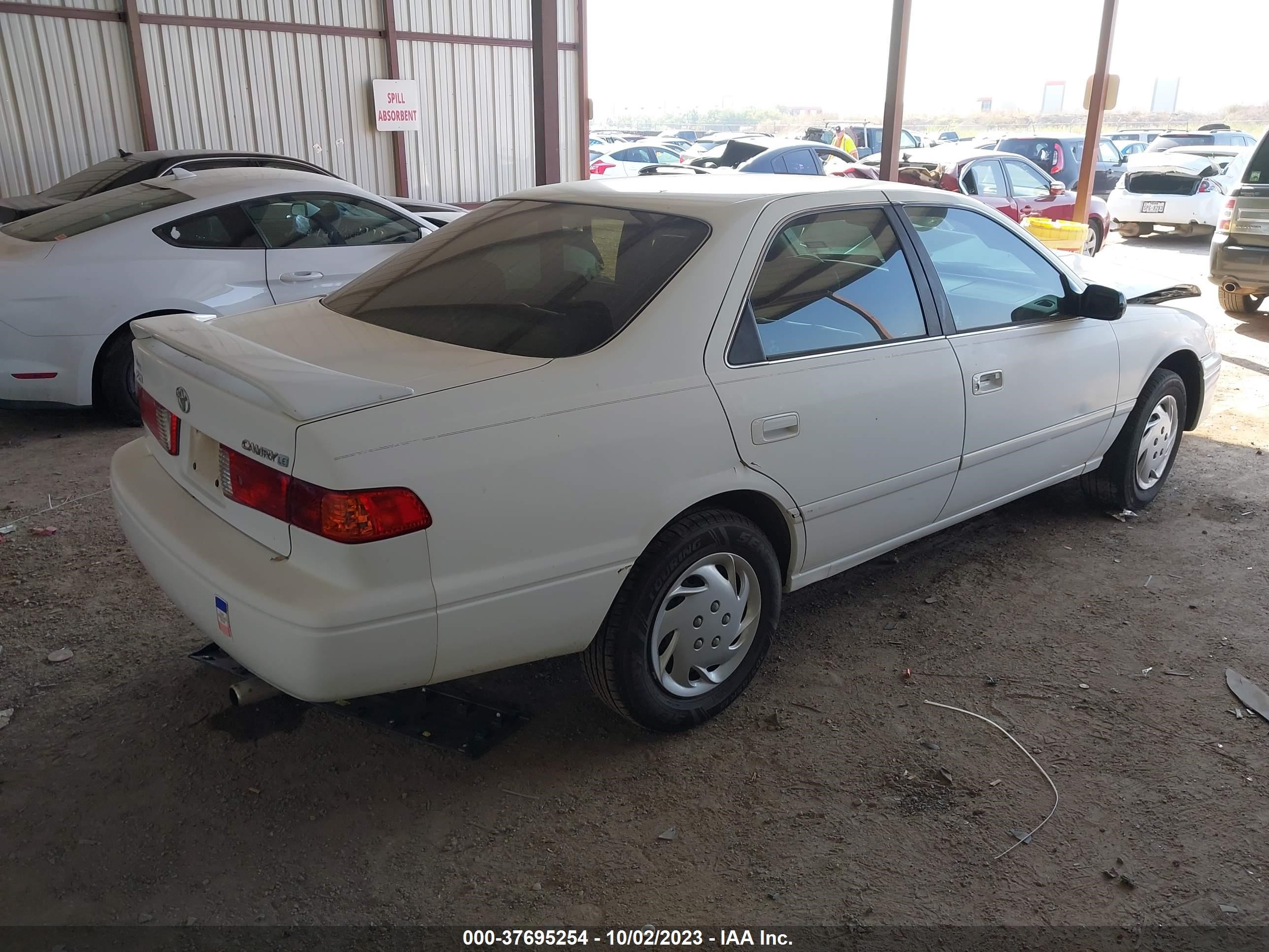 Photo 3 VIN: 4T1BG22K11U827557 - TOYOTA CAMRY 