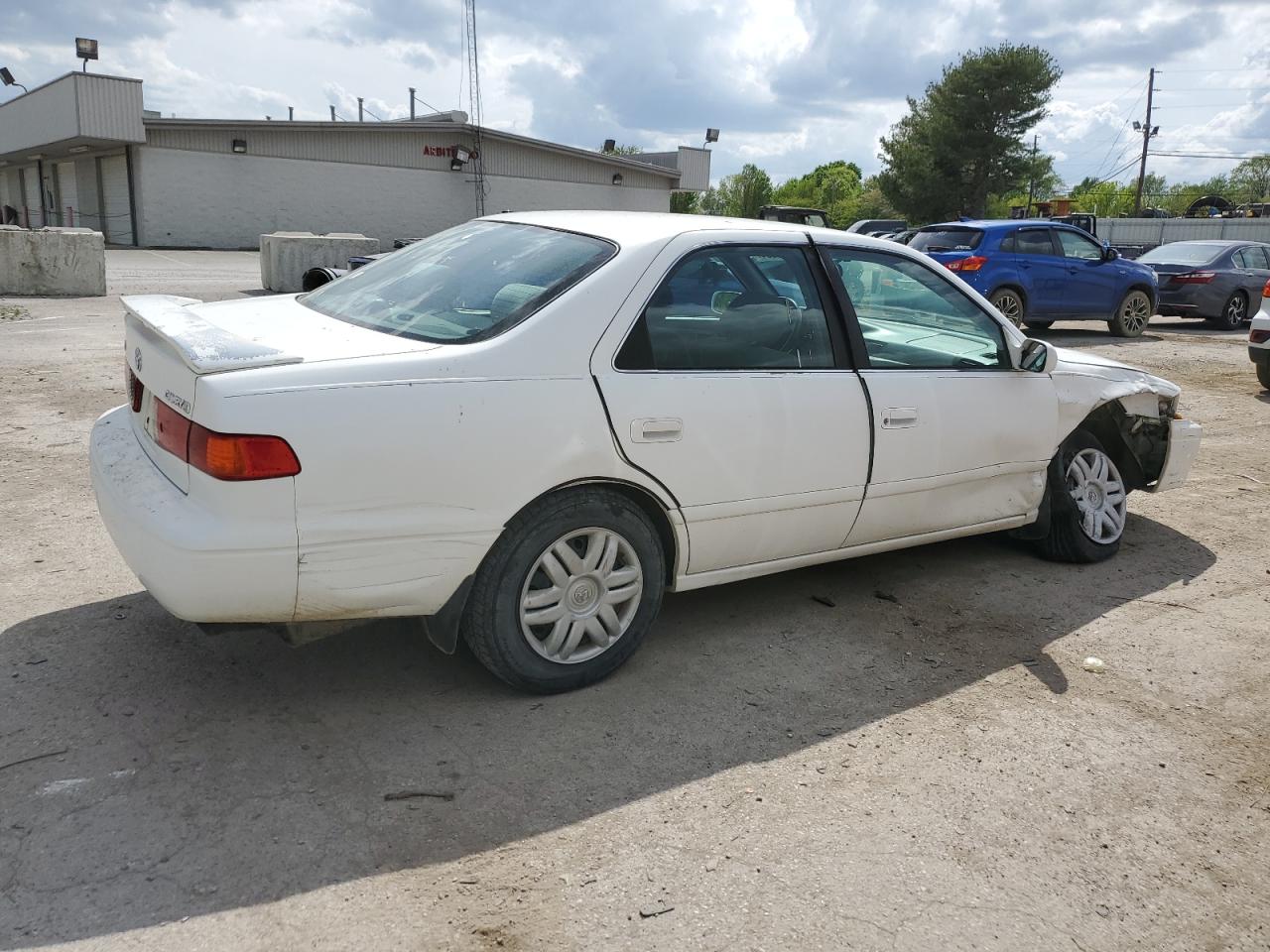 Photo 2 VIN: 4T1BG22K11U839563 - TOYOTA CAMRY 