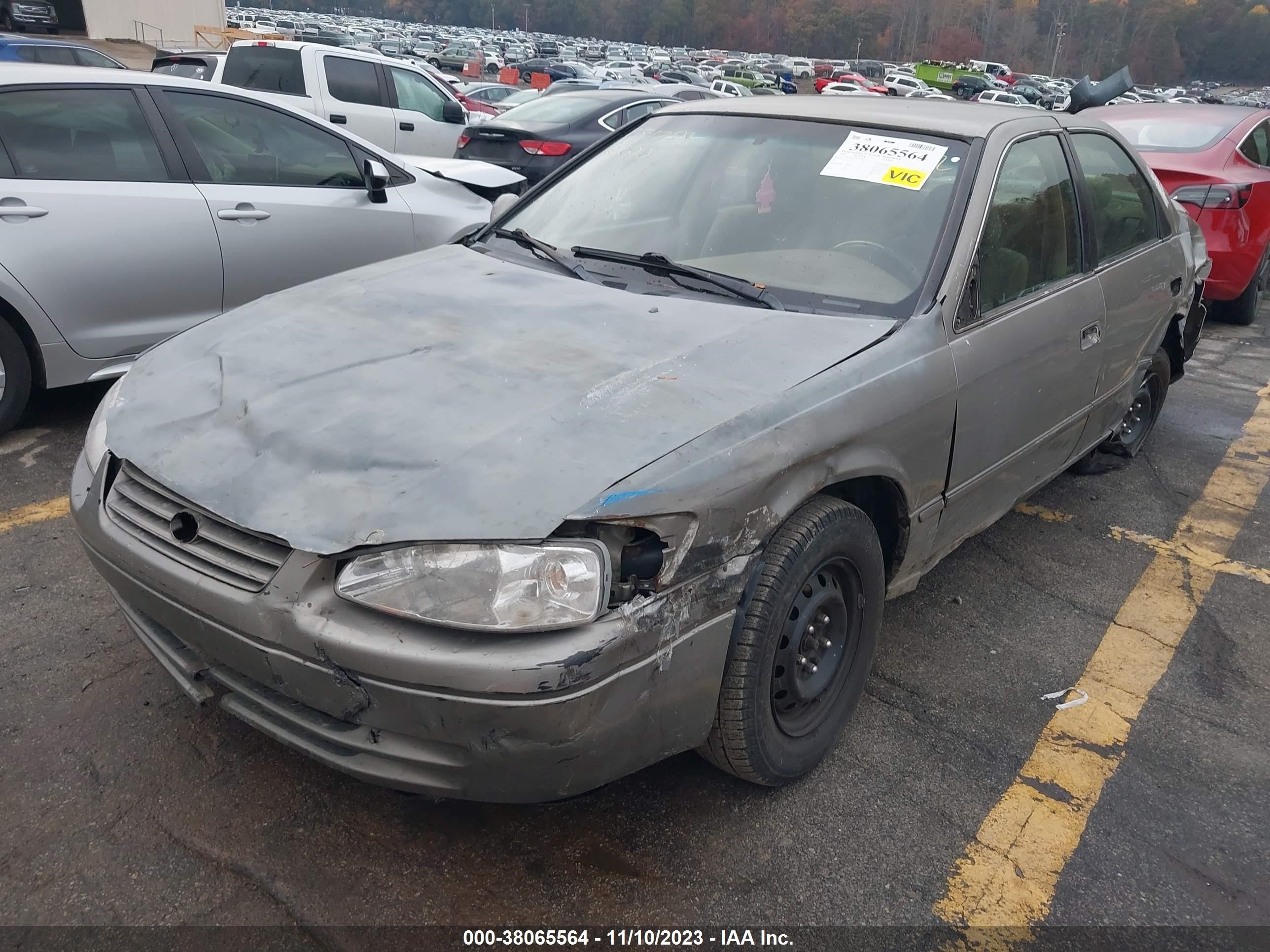 Photo 1 VIN: 4T1BG22K1WU247099 - TOYOTA CAMRY 