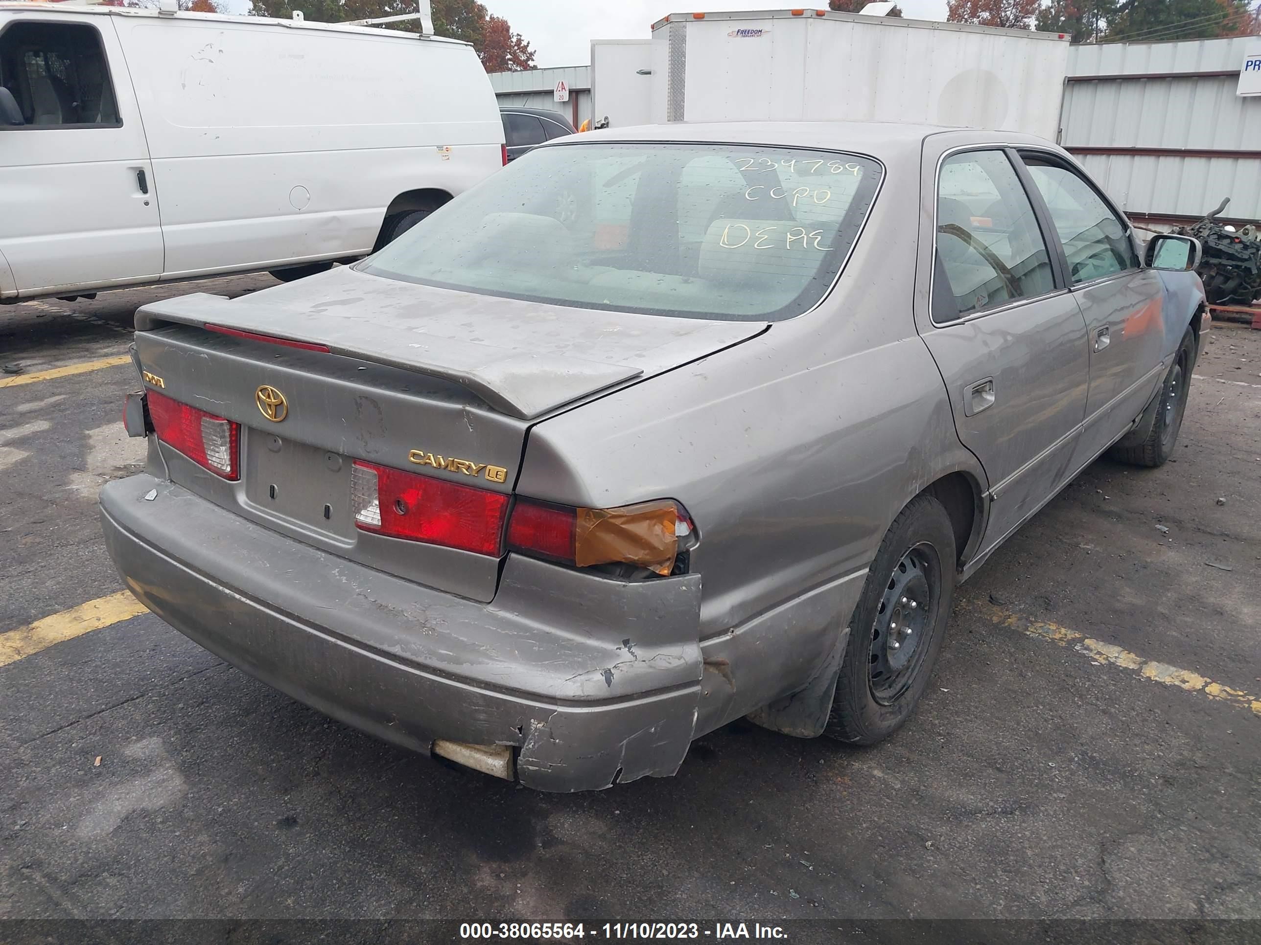 Photo 3 VIN: 4T1BG22K1WU247099 - TOYOTA CAMRY 