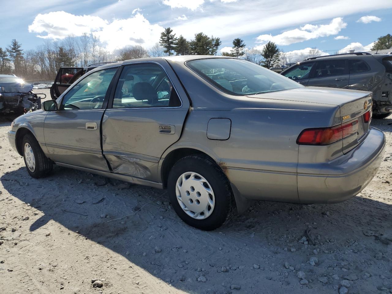 Photo 1 VIN: 4T1BG22K1WU249225 - TOYOTA CAMRY 