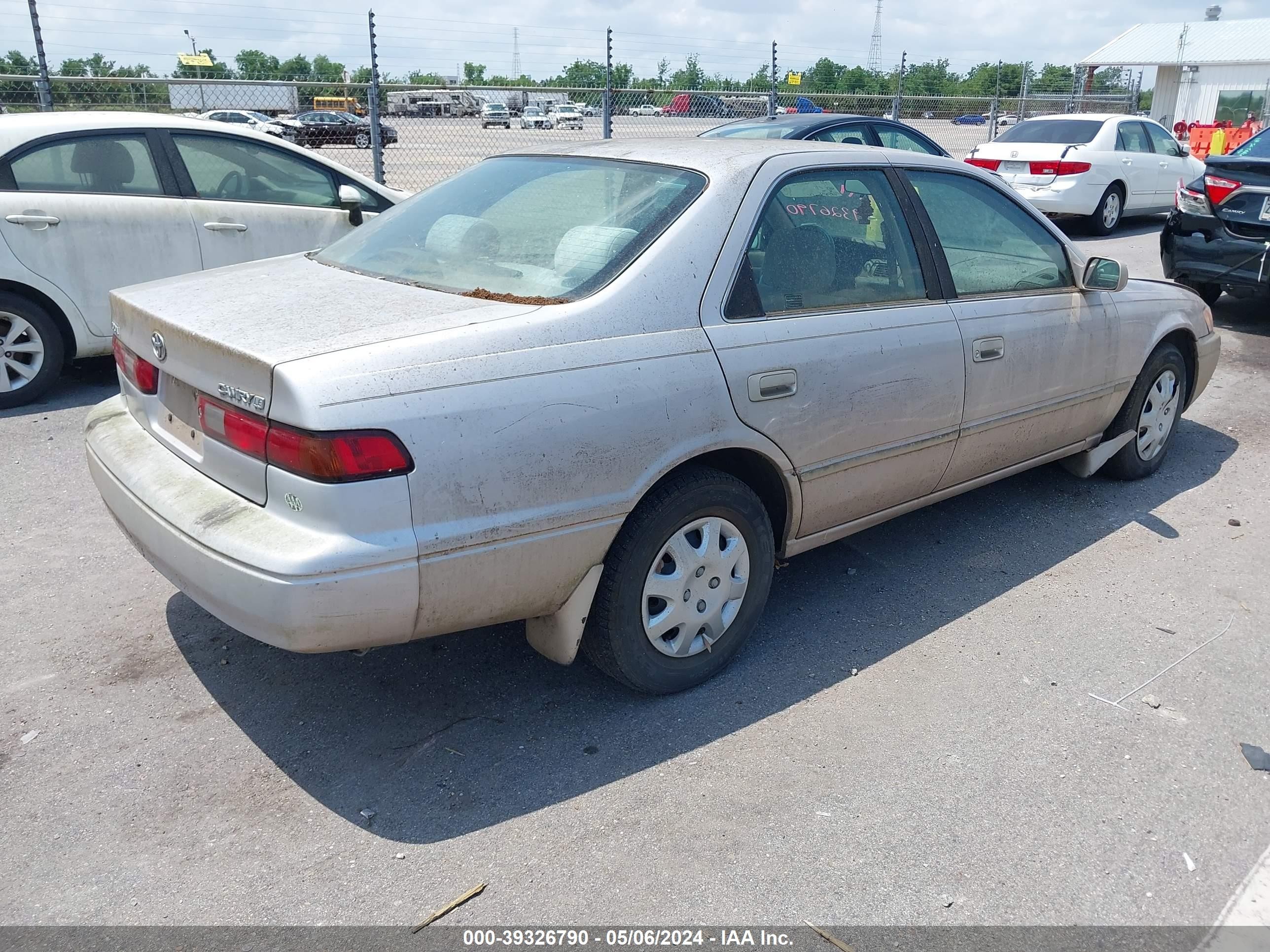 Photo 3 VIN: 4T1BG22K1XU592070 - TOYOTA CAMRY 