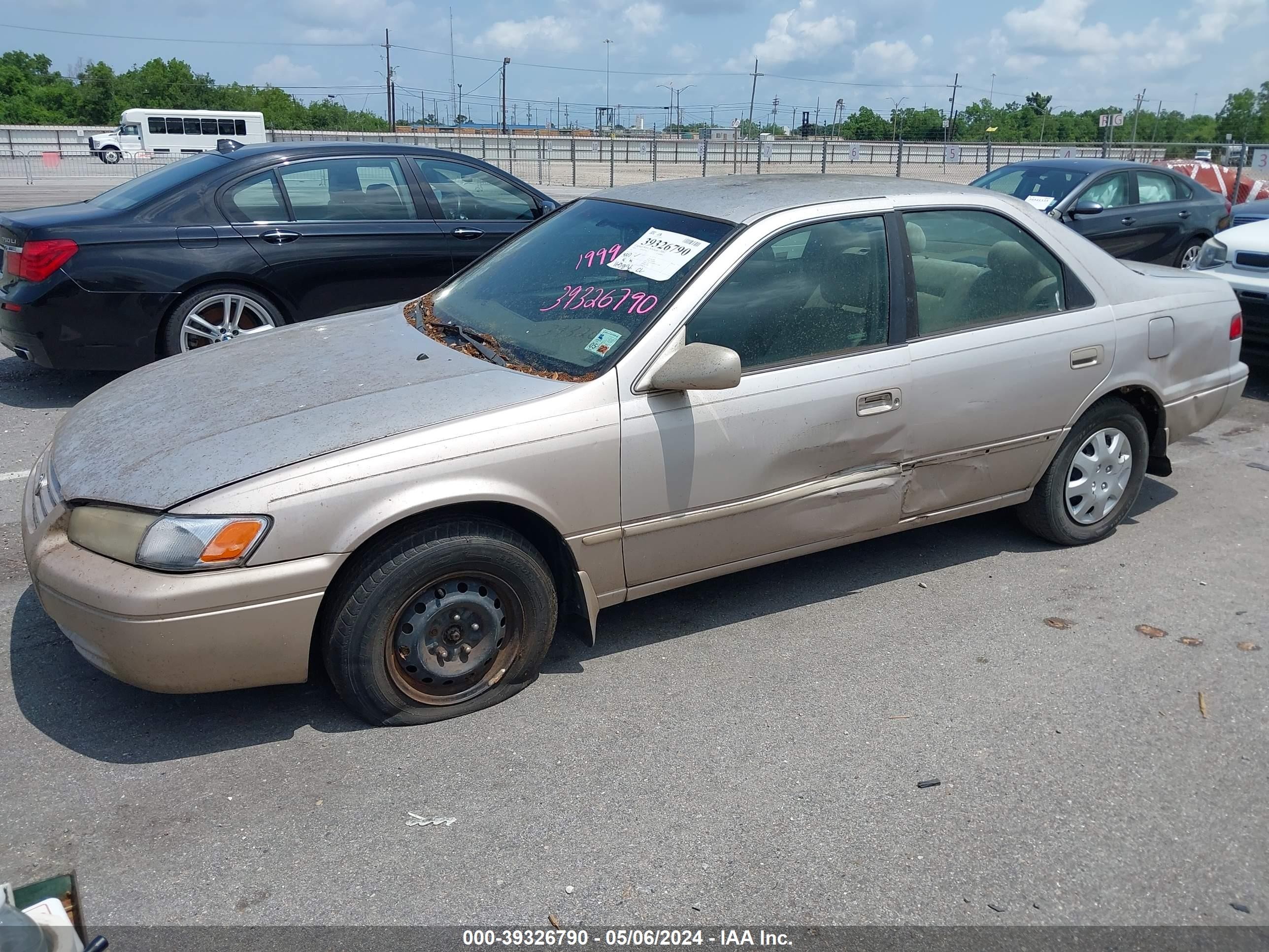 Photo 5 VIN: 4T1BG22K1XU592070 - TOYOTA CAMRY 