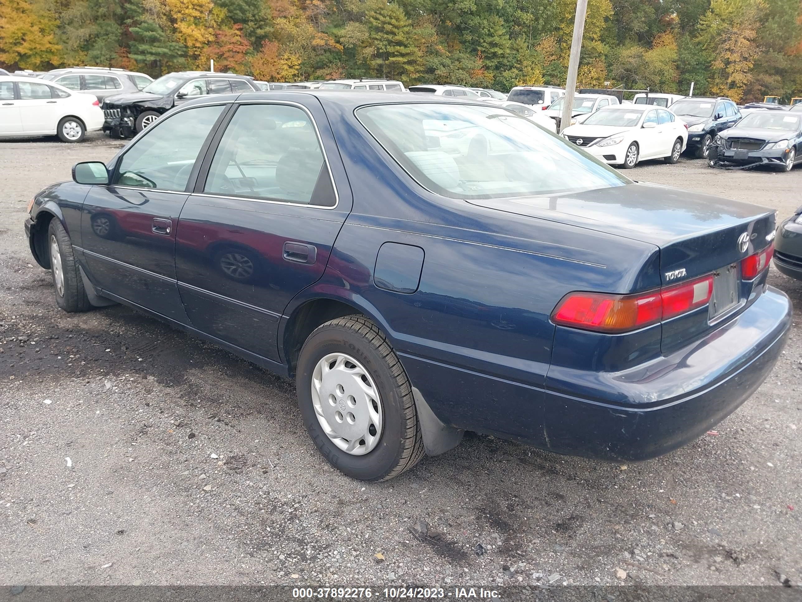 Photo 2 VIN: 4T1BG22K1XU864911 - TOYOTA CAMRY 