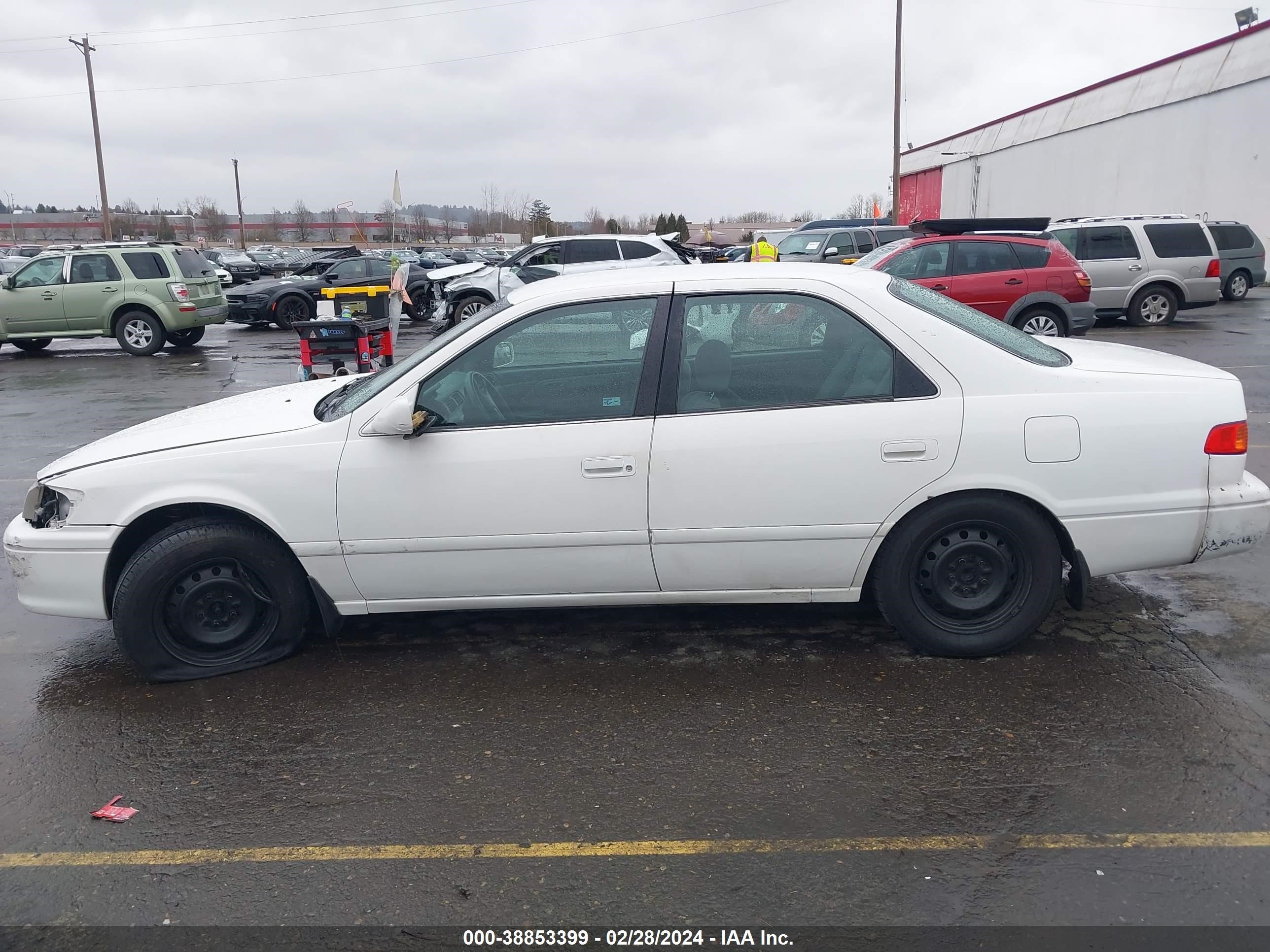 Photo 12 VIN: 4T1BG22K1YU927295 - TOYOTA CAMRY 