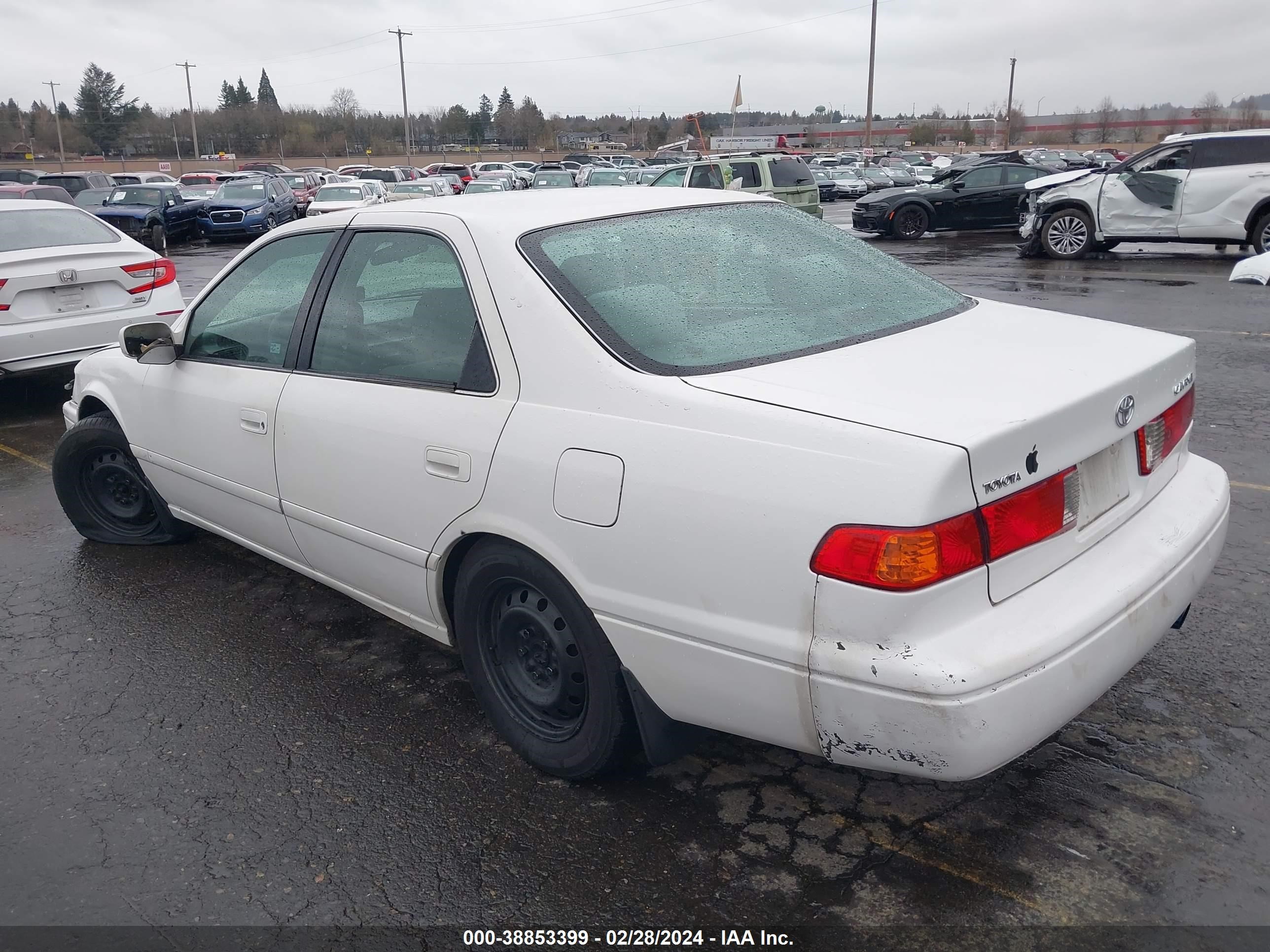 Photo 2 VIN: 4T1BG22K1YU927295 - TOYOTA CAMRY 