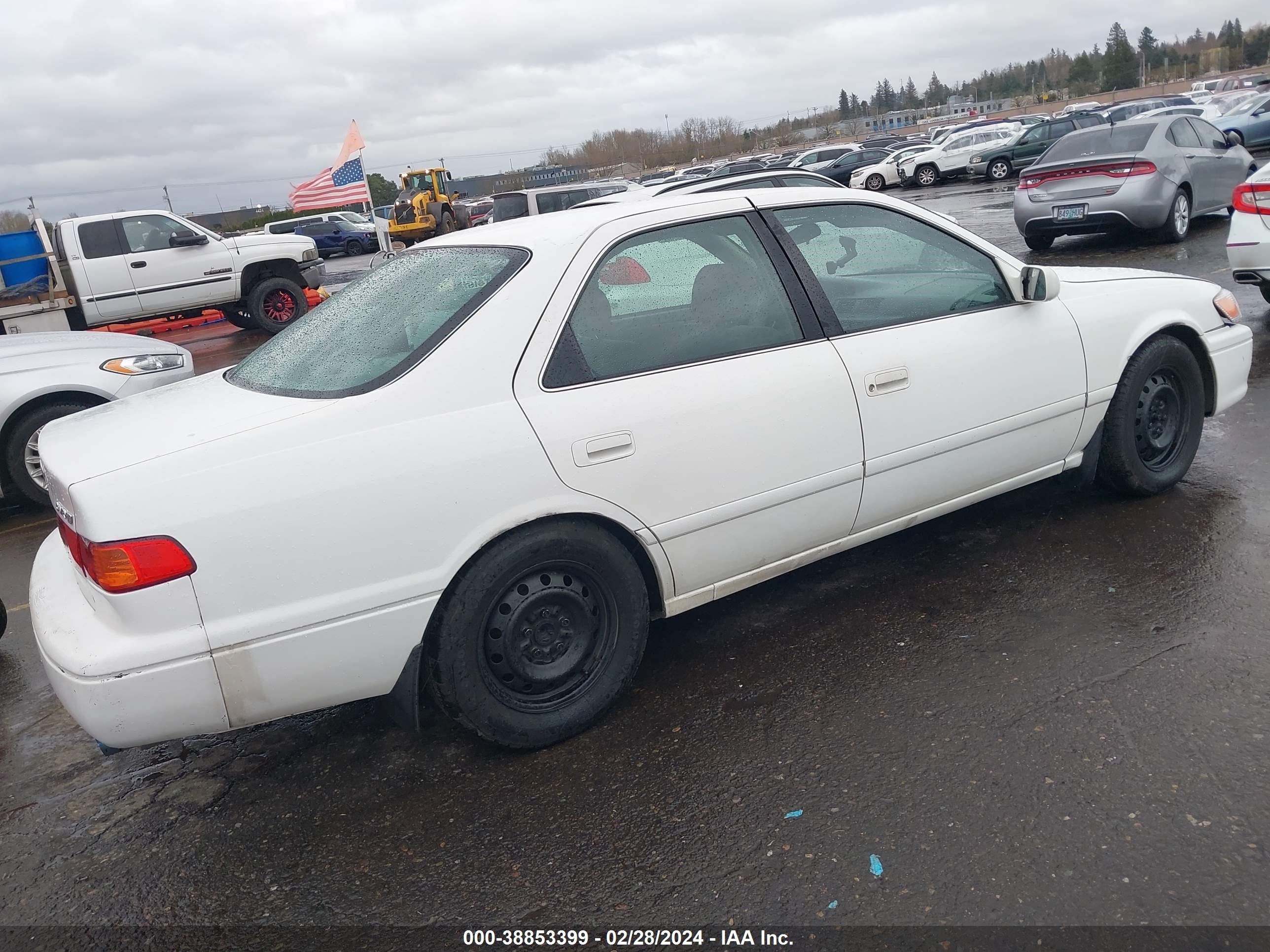 Photo 3 VIN: 4T1BG22K1YU927295 - TOYOTA CAMRY 