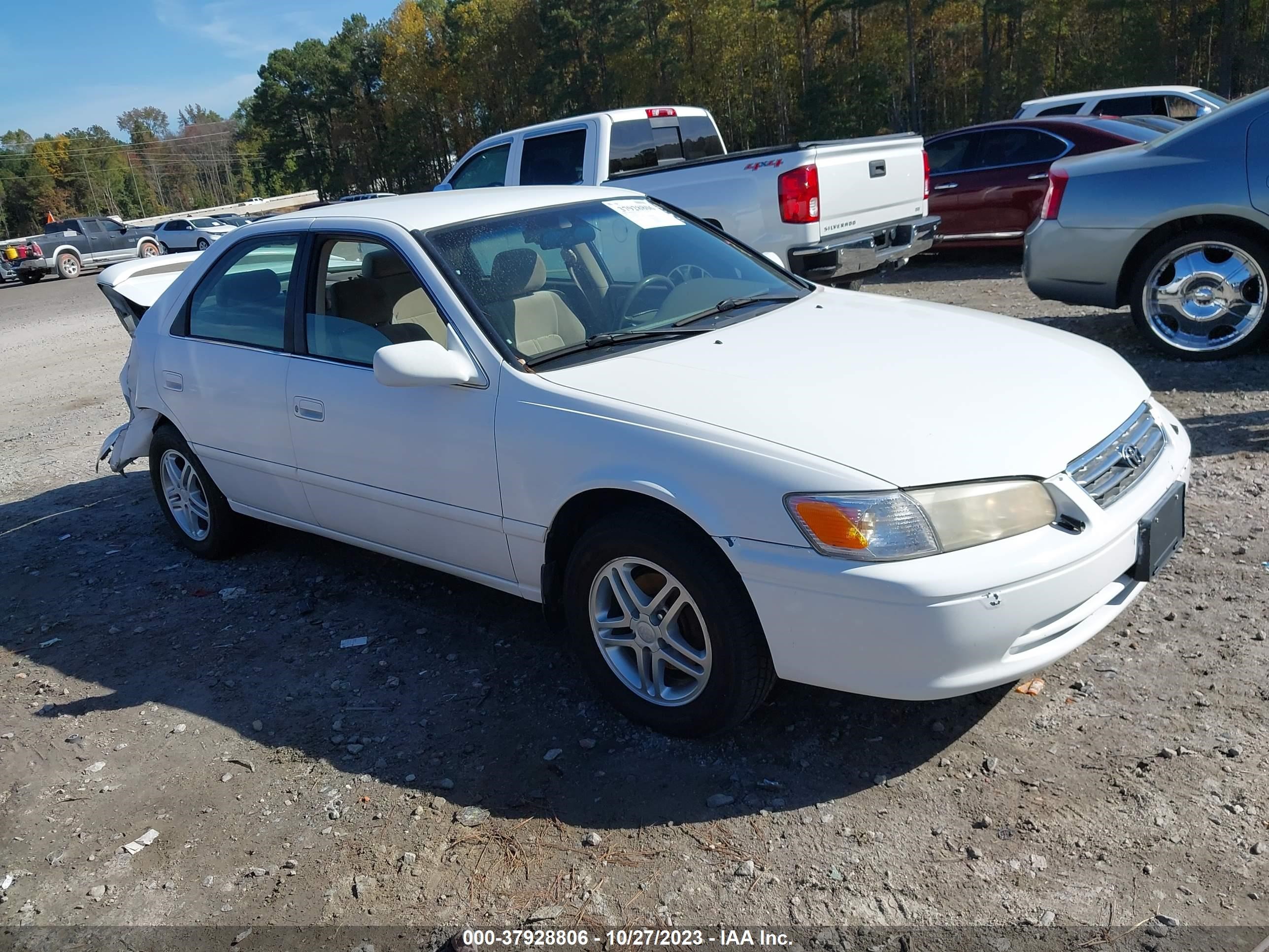 Photo 0 VIN: 4T1BG22K1YU943755 - TOYOTA CAMRY 