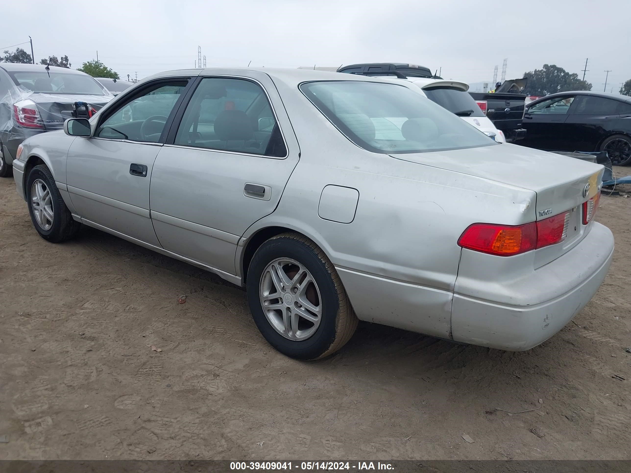 Photo 2 VIN: 4T1BG22K21U113968 - TOYOTA CAMRY 