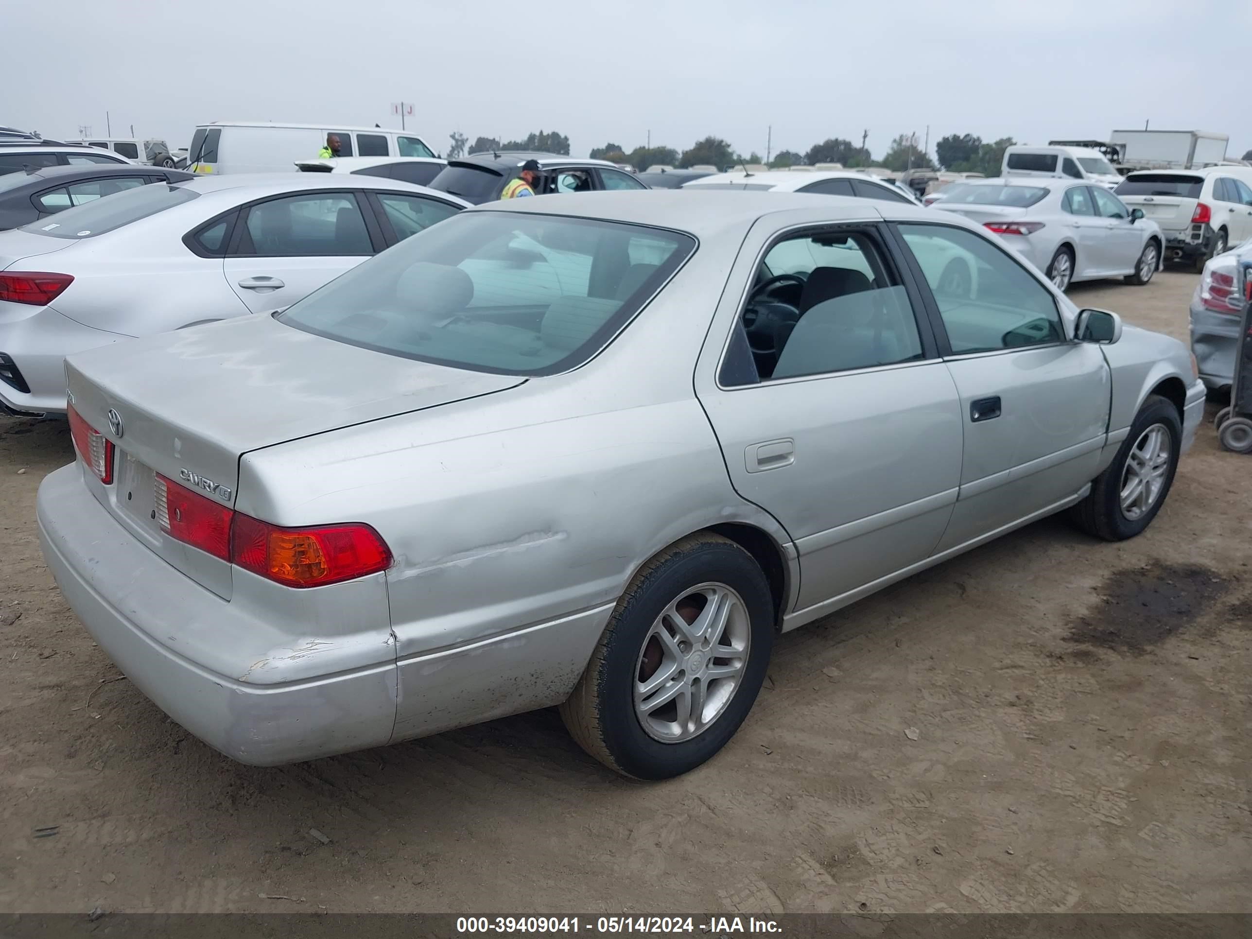 Photo 3 VIN: 4T1BG22K21U113968 - TOYOTA CAMRY 