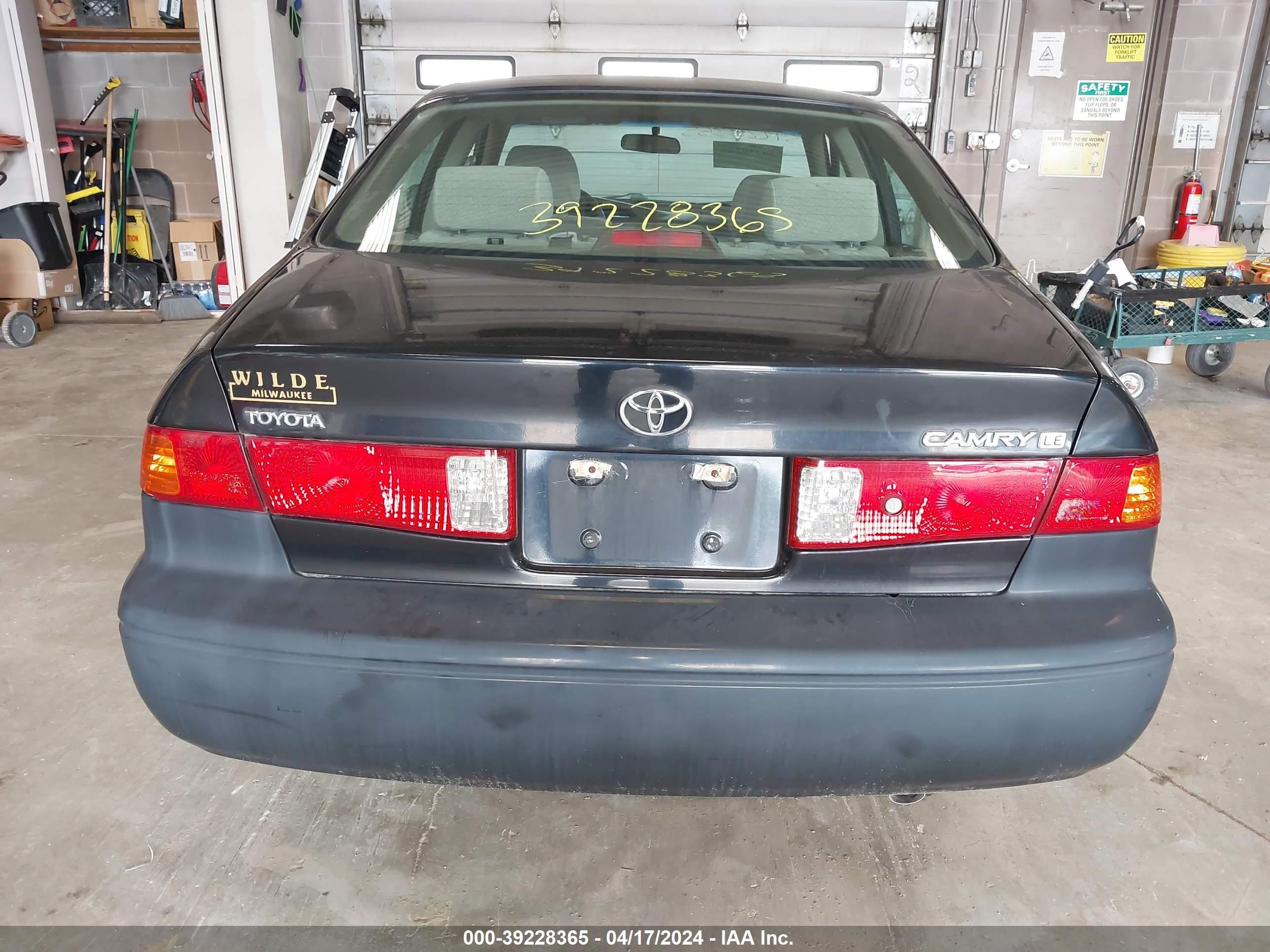 Photo 16 VIN: 4T1BG22K21U118152 - TOYOTA CAMRY 