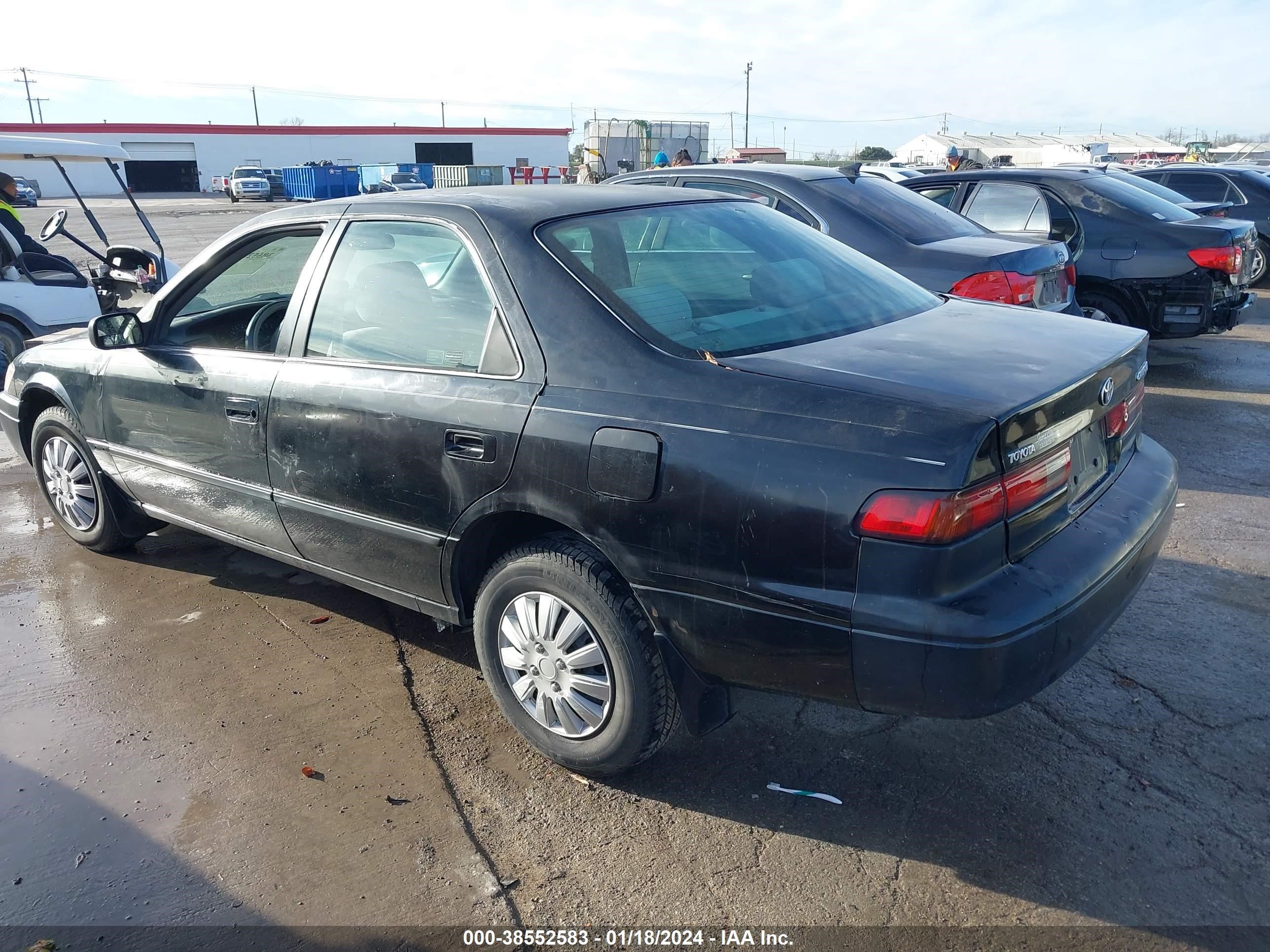 Photo 2 VIN: 4T1BG22K2WU185938 - TOYOTA CAMRY 