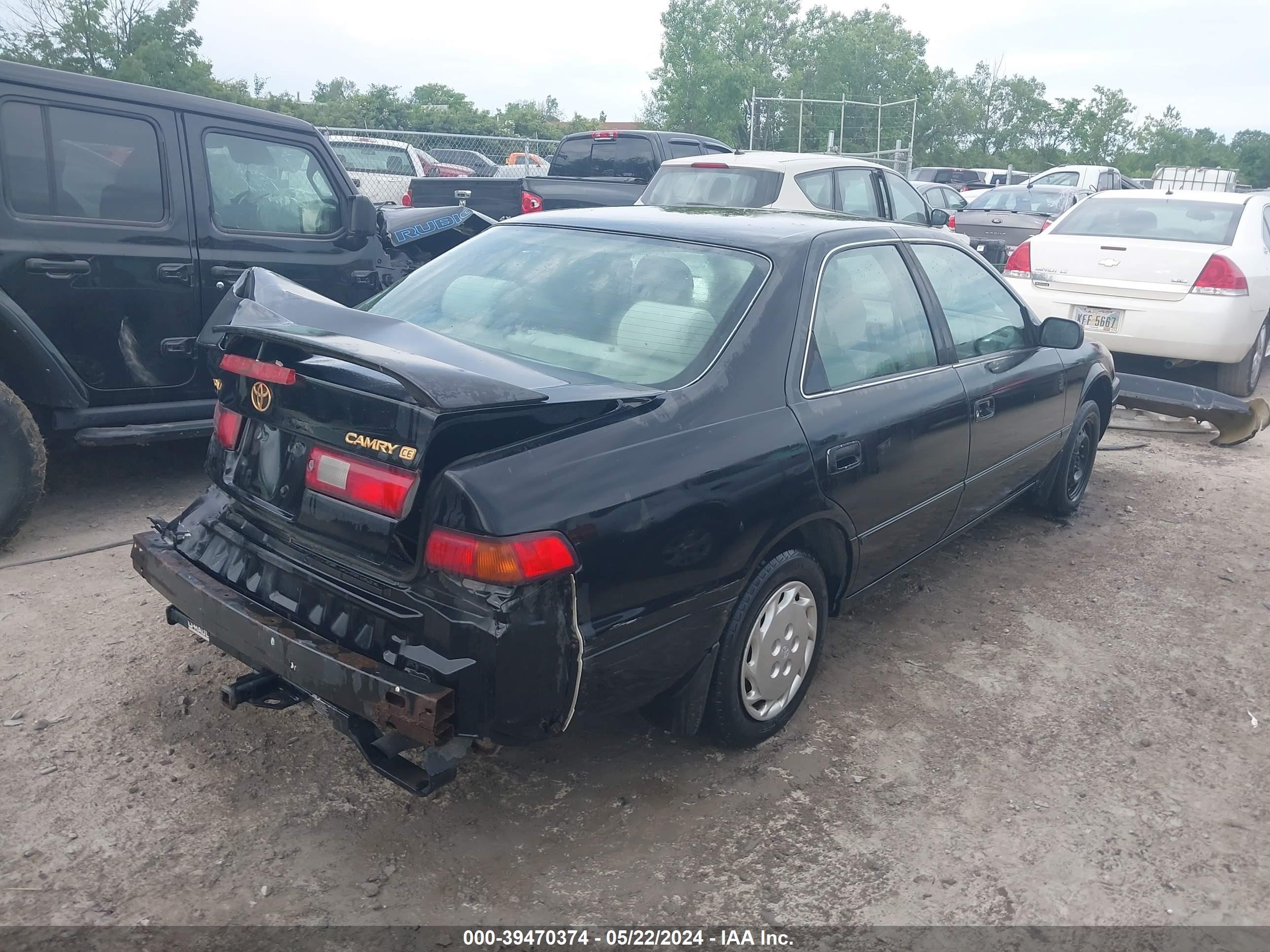 Photo 3 VIN: 4T1BG22K2XU390483 - TOYOTA CAMRY 