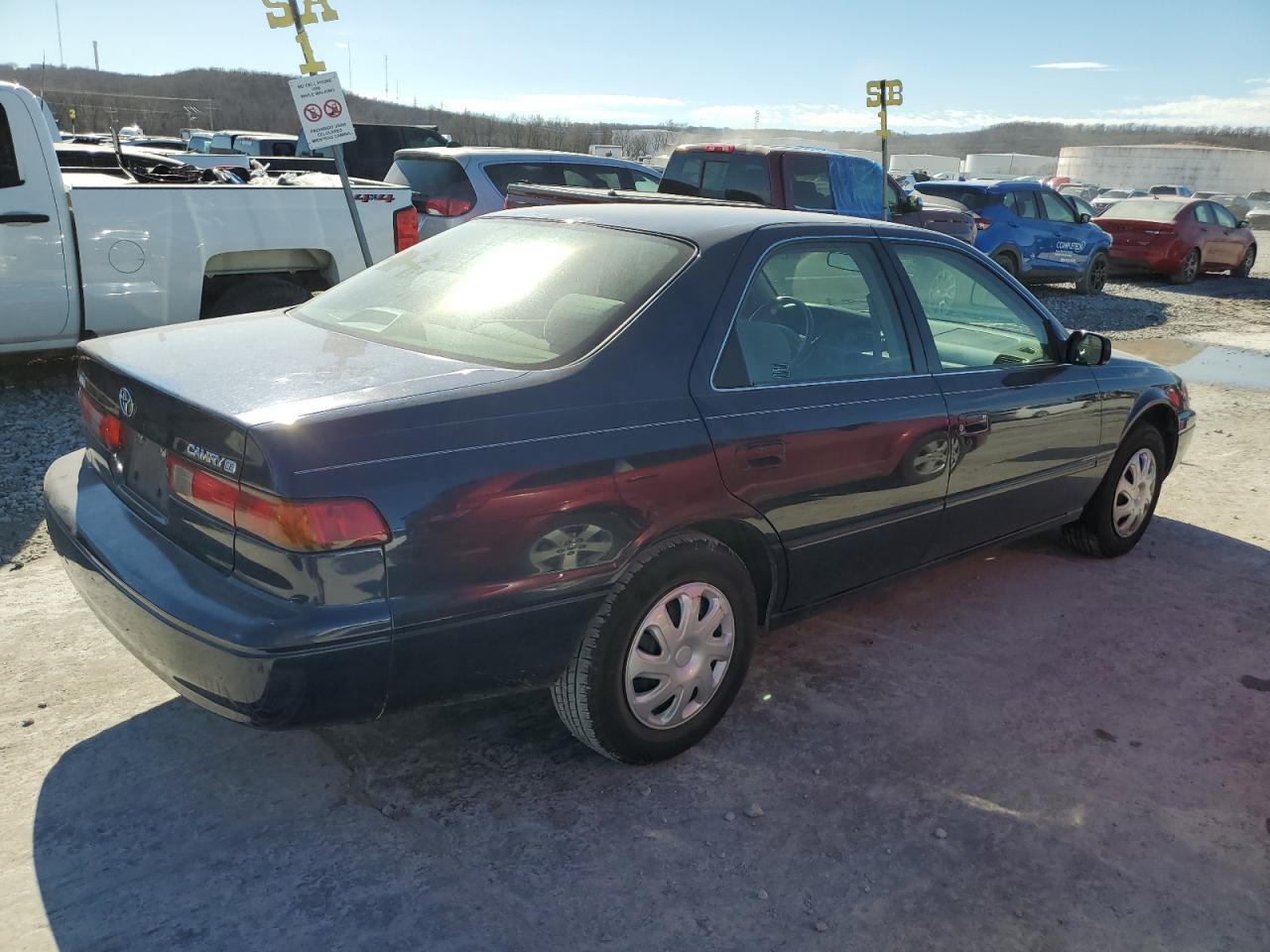 Photo 2 VIN: 4T1BG22K2XU903196 - TOYOTA CAMRY 