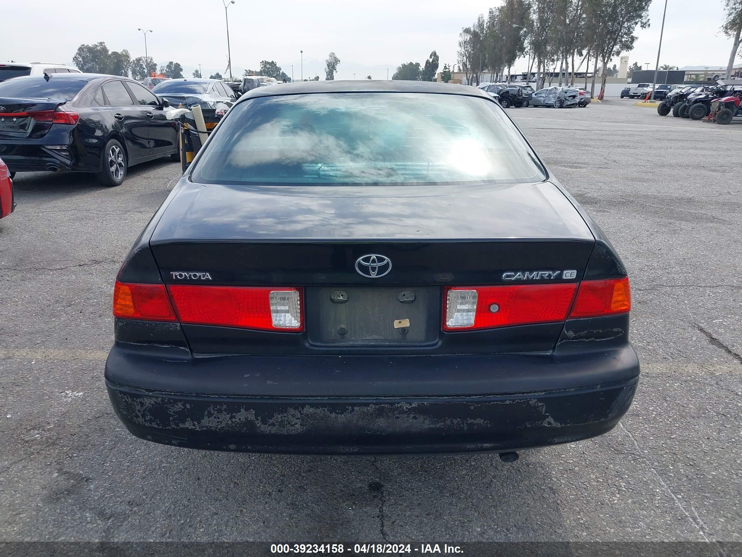 Photo 15 VIN: 4T1BG22K2YU682023 - TOYOTA CAMRY 