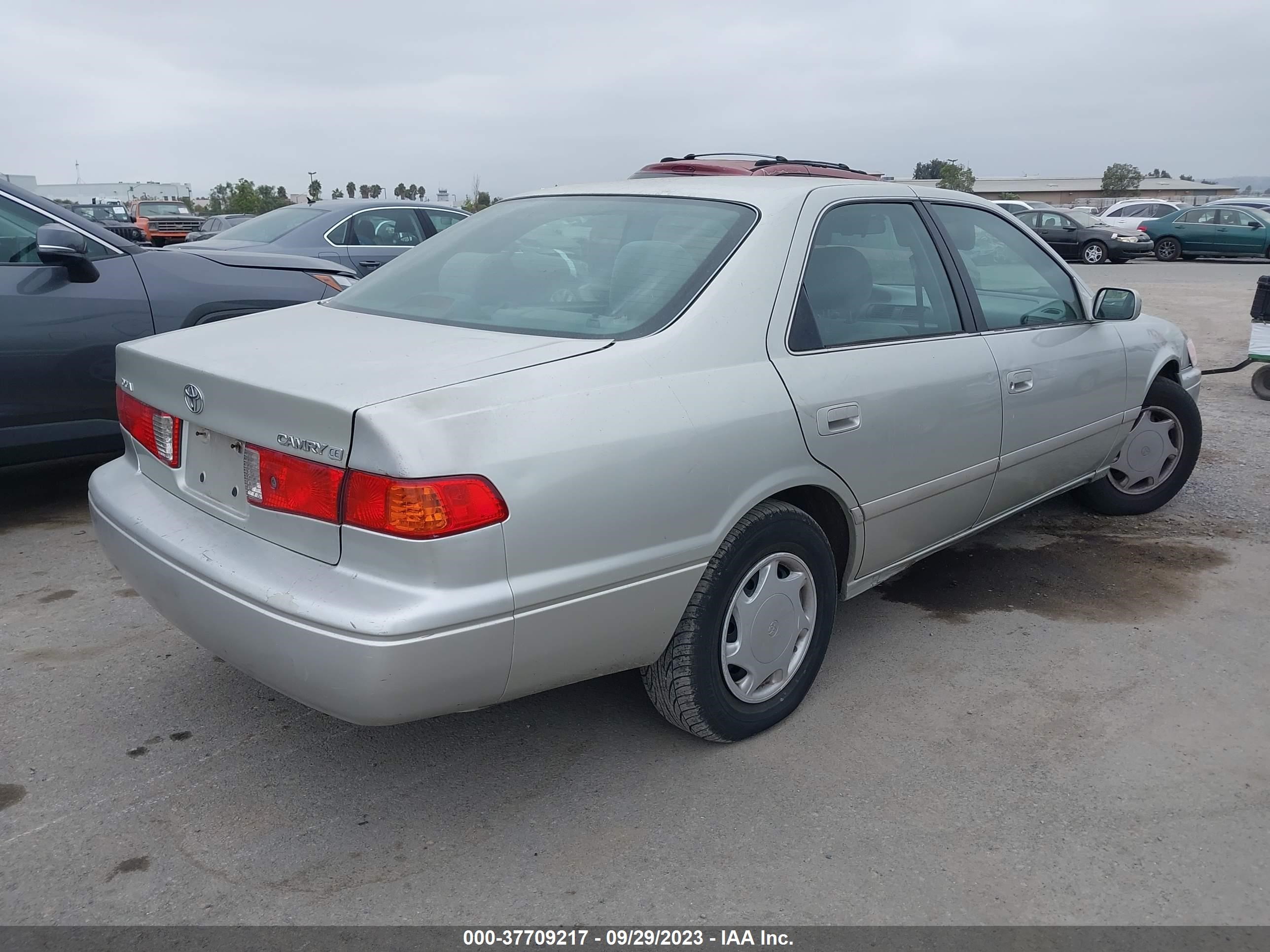 Photo 3 VIN: 4T1BG22K2YU697492 - TOYOTA CAMRY 