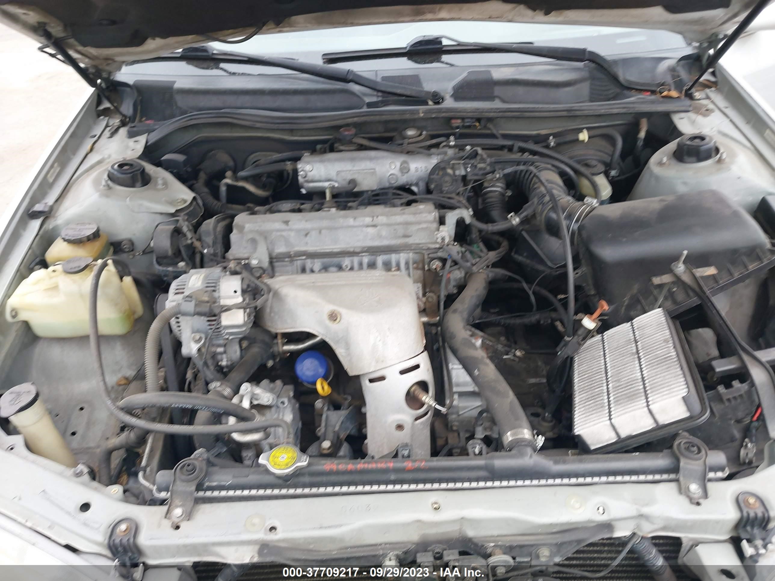 Photo 9 VIN: 4T1BG22K2YU697492 - TOYOTA CAMRY 