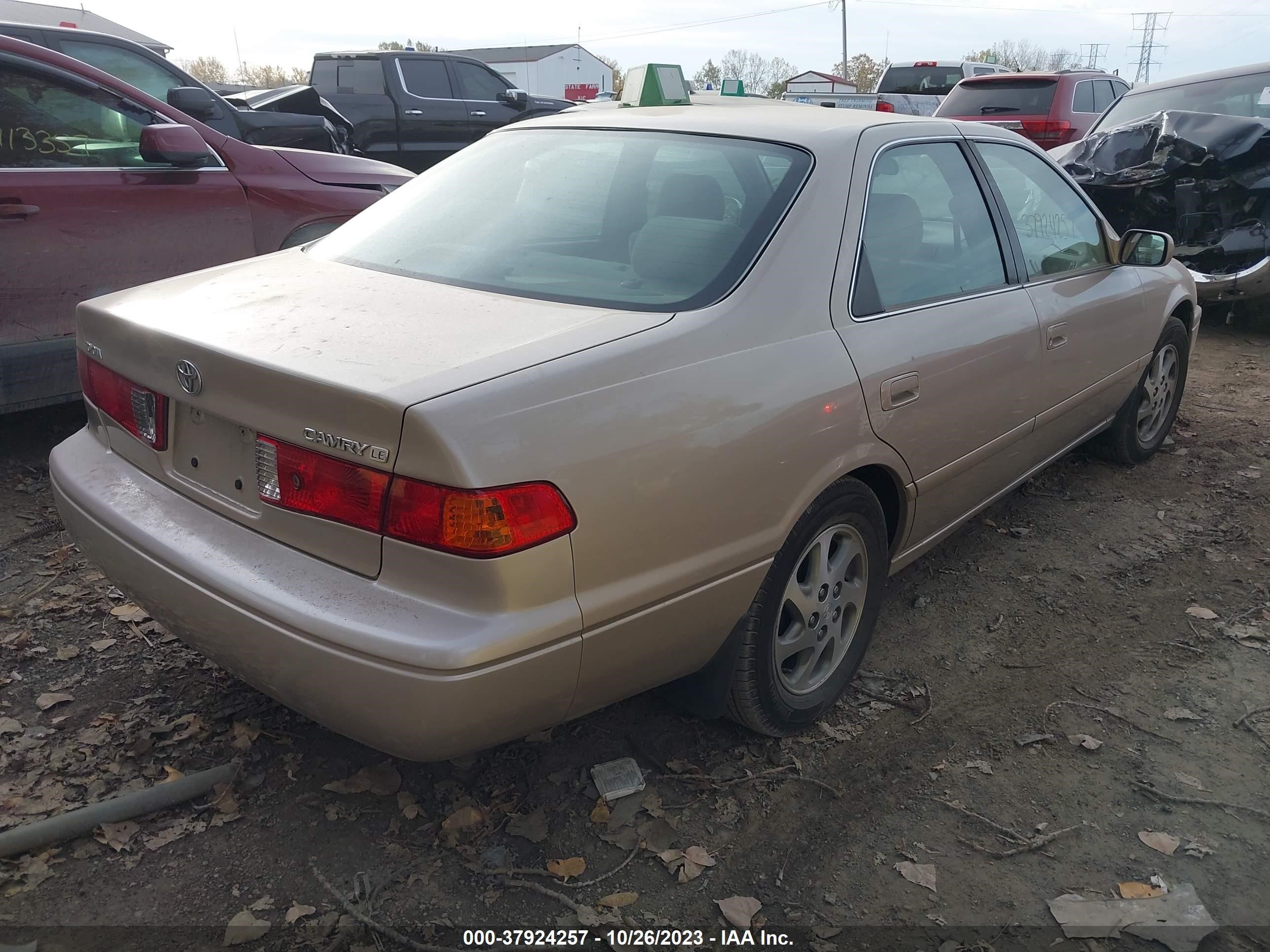 Photo 3 VIN: 4T1BG22K2YU752460 - TOYOTA CAMRY 