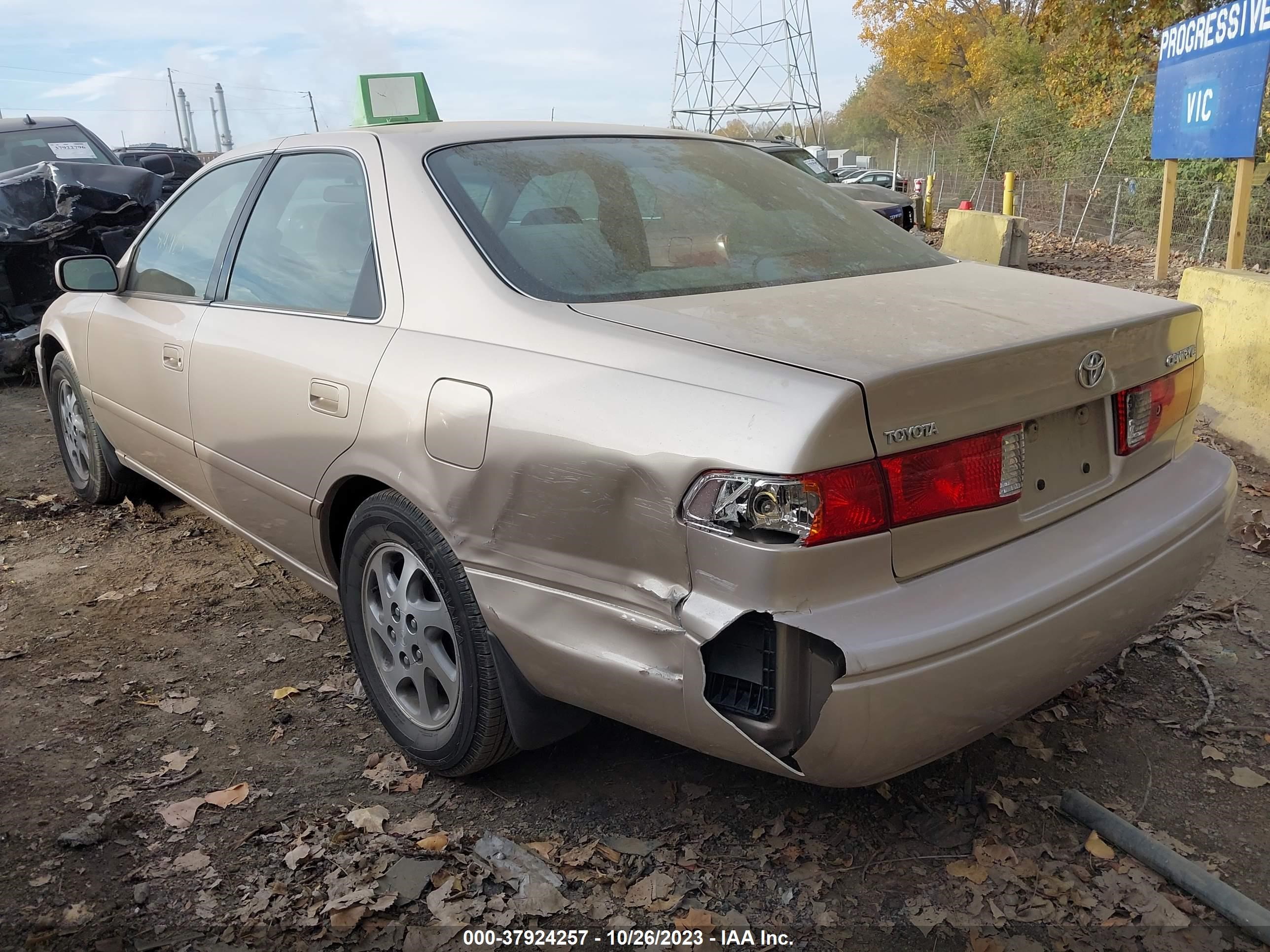 Photo 5 VIN: 4T1BG22K2YU752460 - TOYOTA CAMRY 