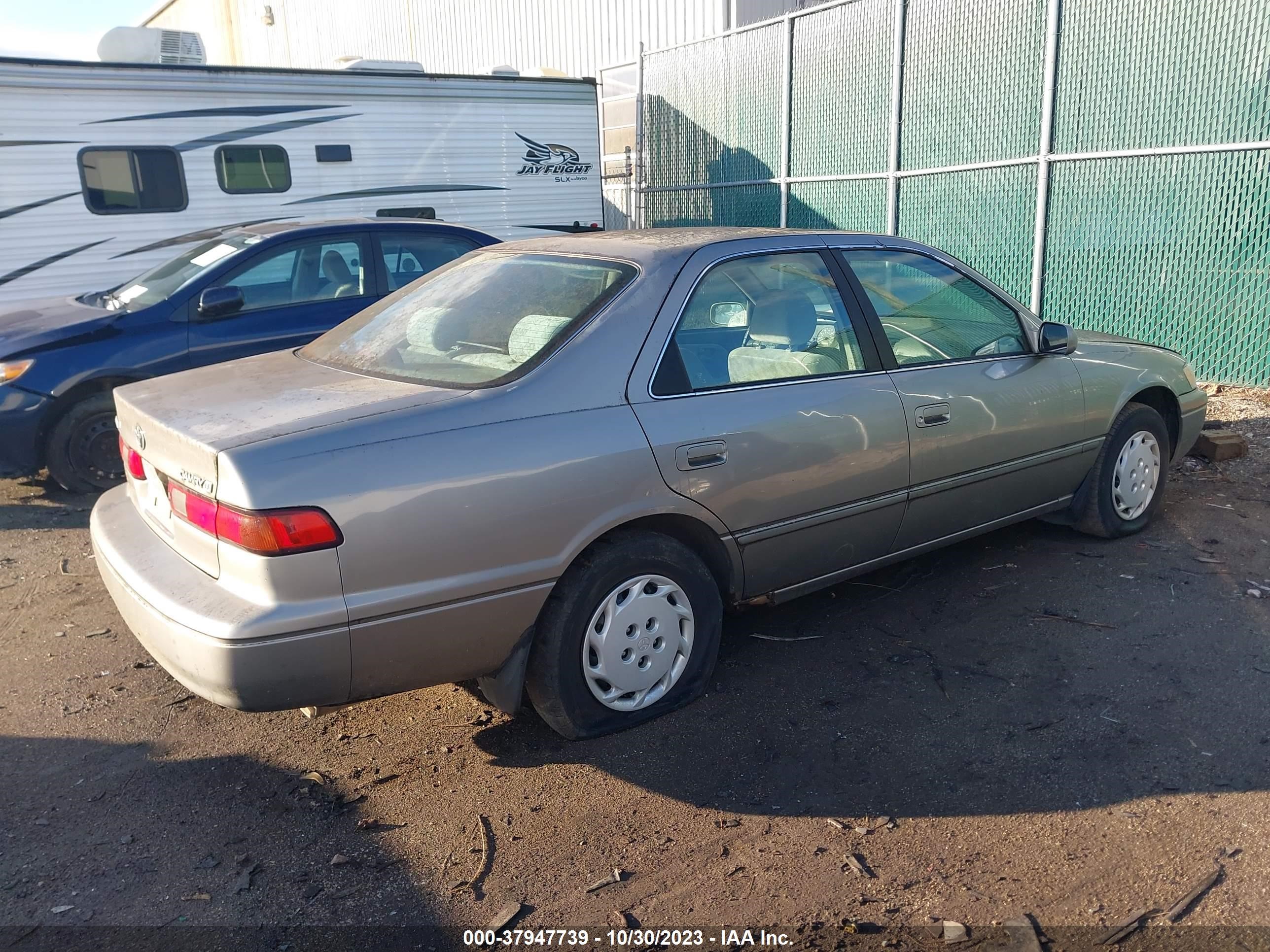 Photo 3 VIN: 4T1BG22K3VU114147 - TOYOTA CAMRY 