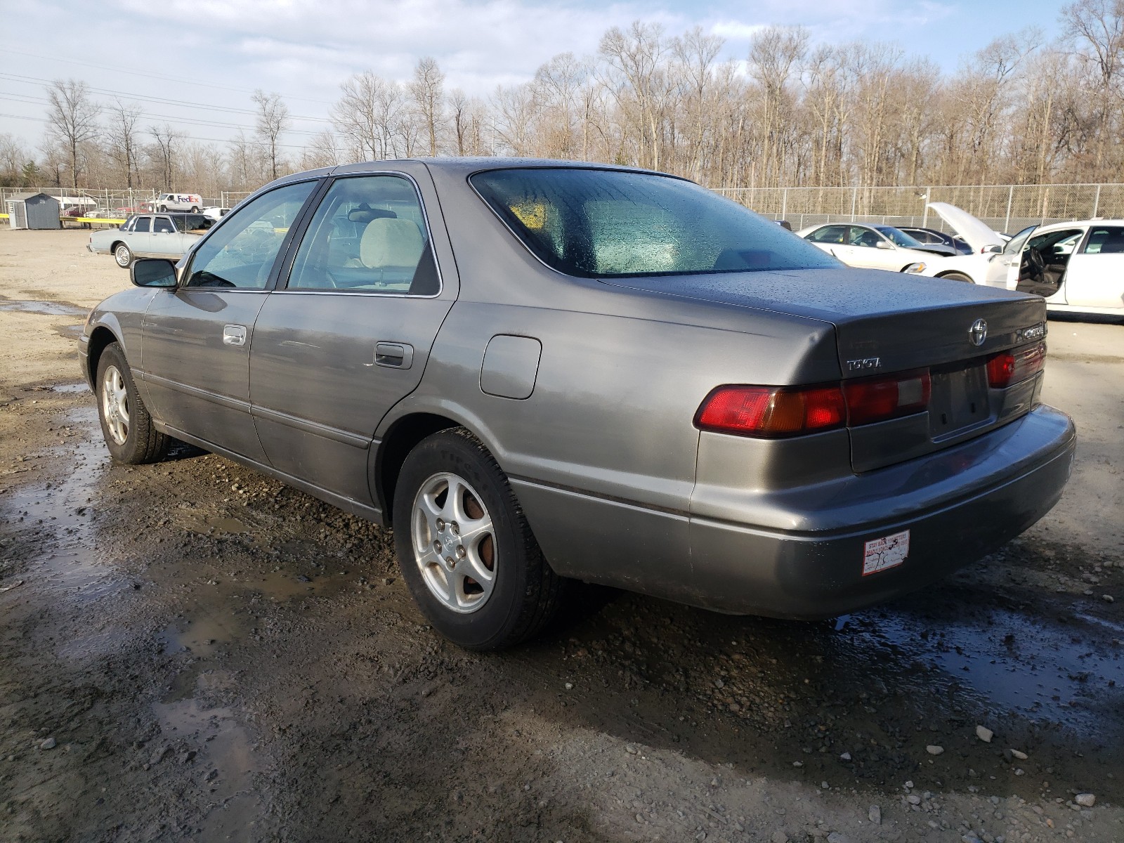 Photo 2 VIN: 4T1BG22K3VU145561 - TOYOTA CAMRY CE 