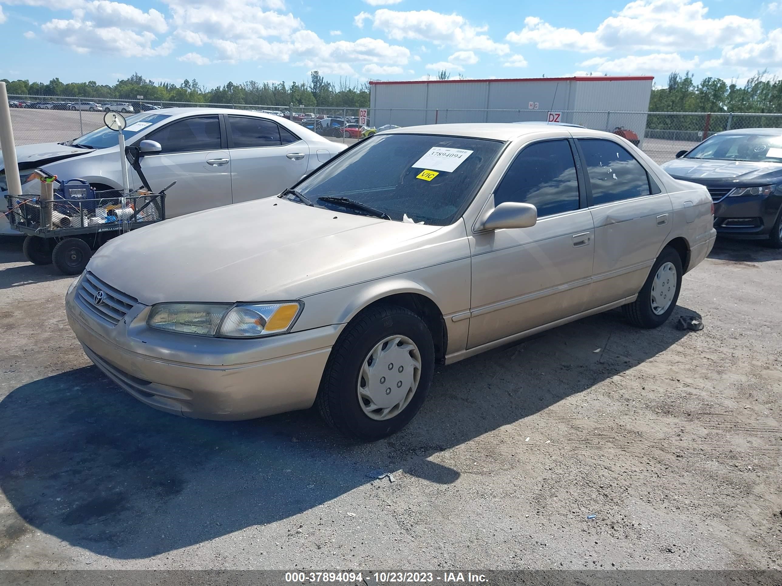 Photo 1 VIN: 4T1BG22K3WU369849 - TOYOTA CAMRY 