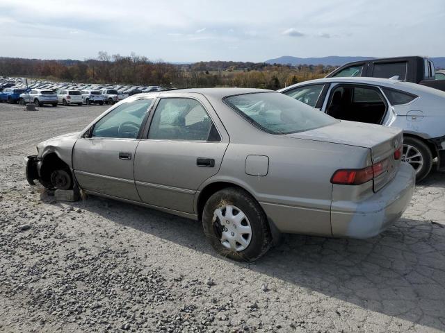 Photo 1 VIN: 4T1BG22K3XU438590 - TOYOTA CAMRY CE 