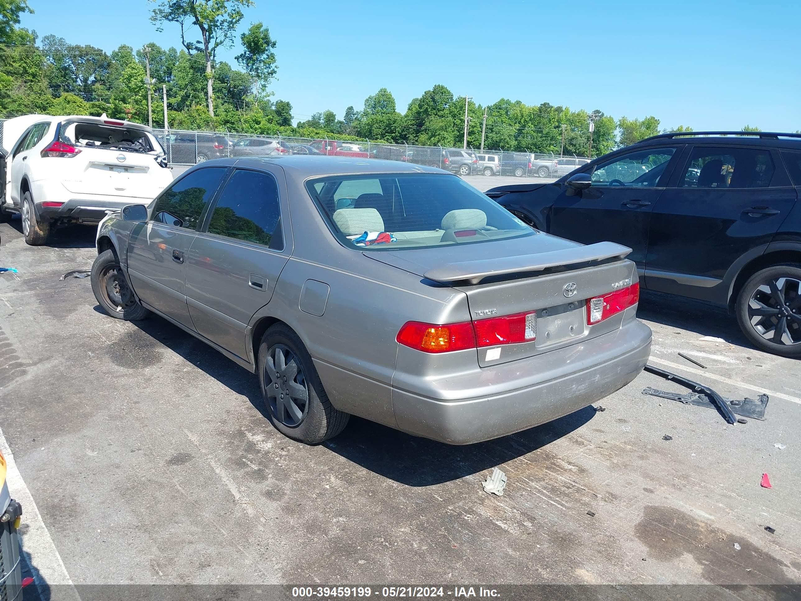 Photo 2 VIN: 4T1BG22K3YU625670 - TOYOTA CAMRY 