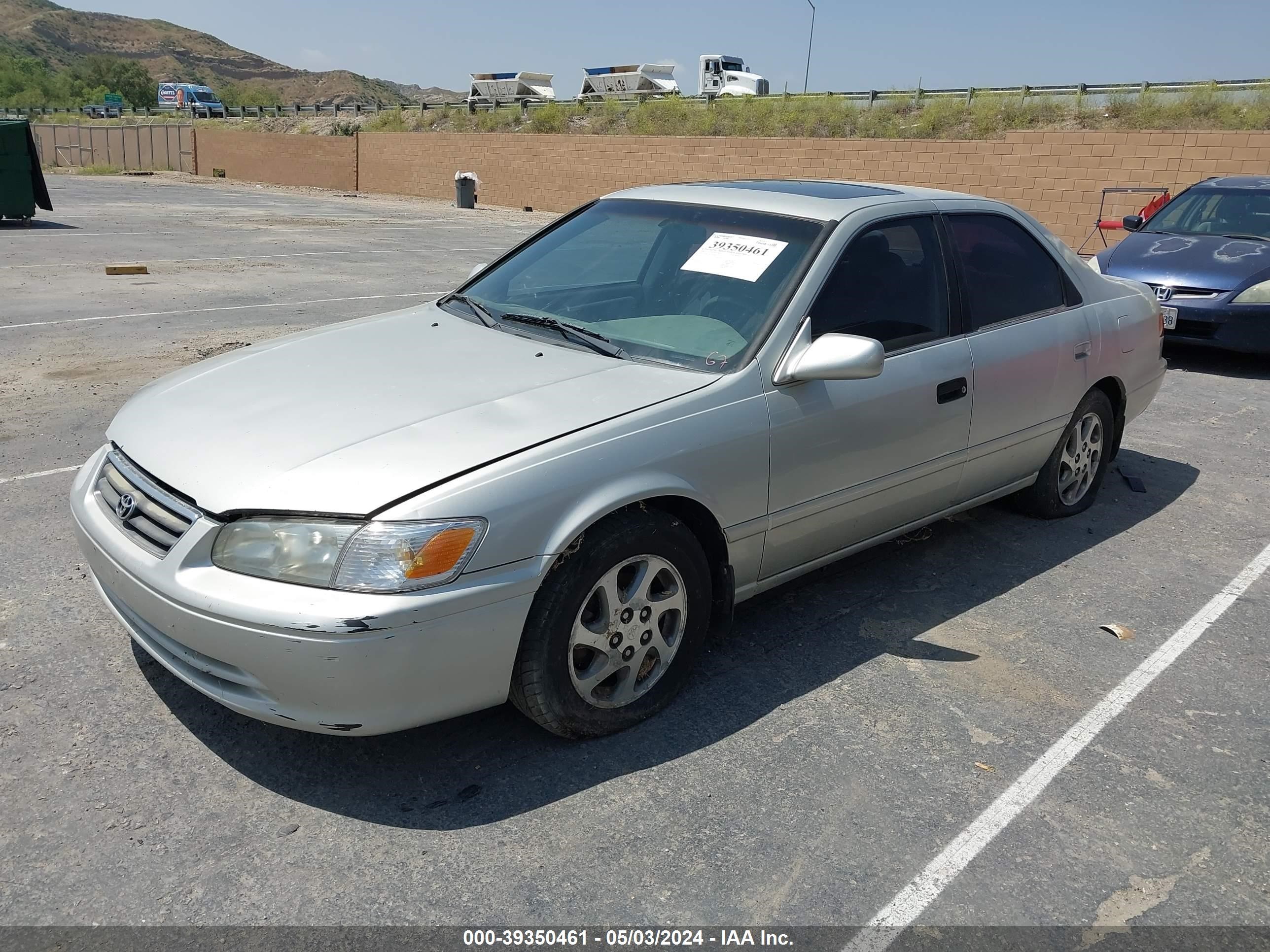 Photo 1 VIN: 4T1BG22K3YU694973 - TOYOTA CAMRY 